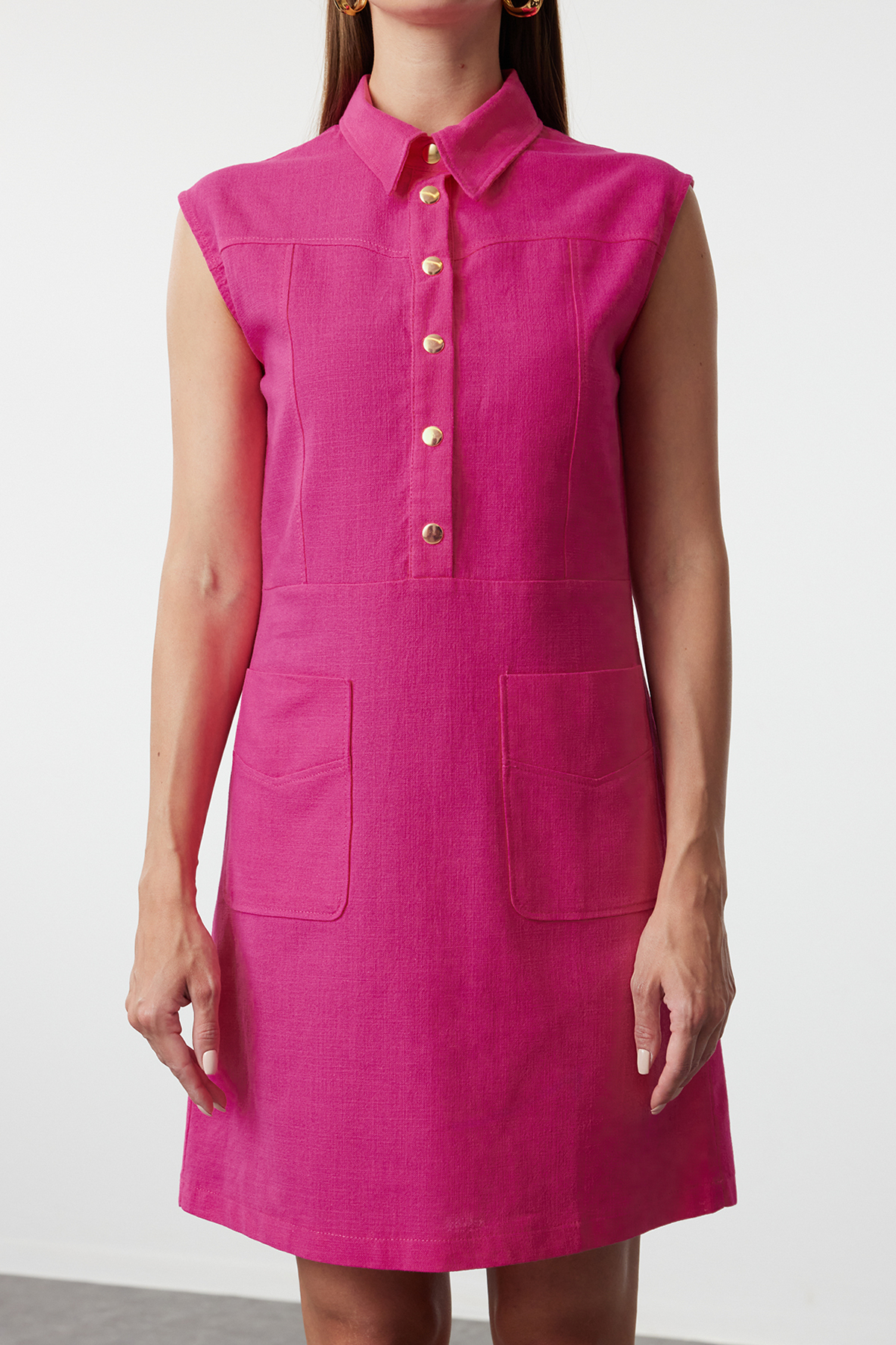 Trendyolmilla  Fuşya Düz Kesim Cepli Gömlek Yaka Keten Görünümlü Mini Dokuma Elbise TWOSS22EL1068 - Görsel 4