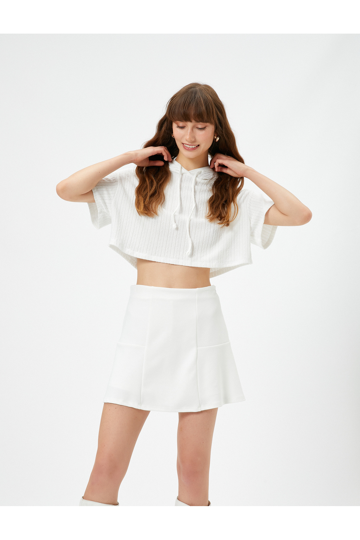 بلوز کلاه دار آستین کوتاه موتیف بافتنی