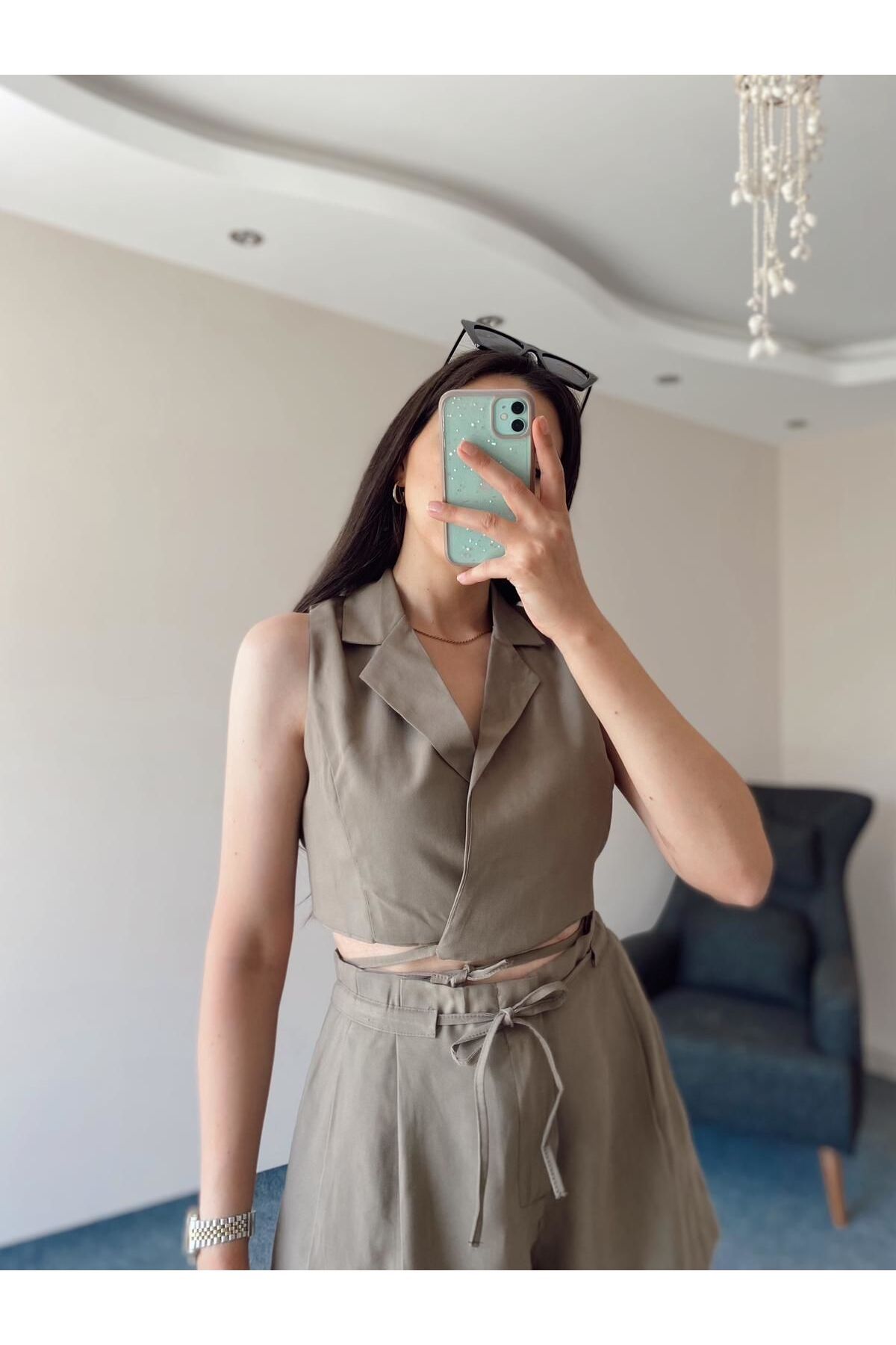 Hacer Balcı-Khaki String Tie Vest Shorts Set 8