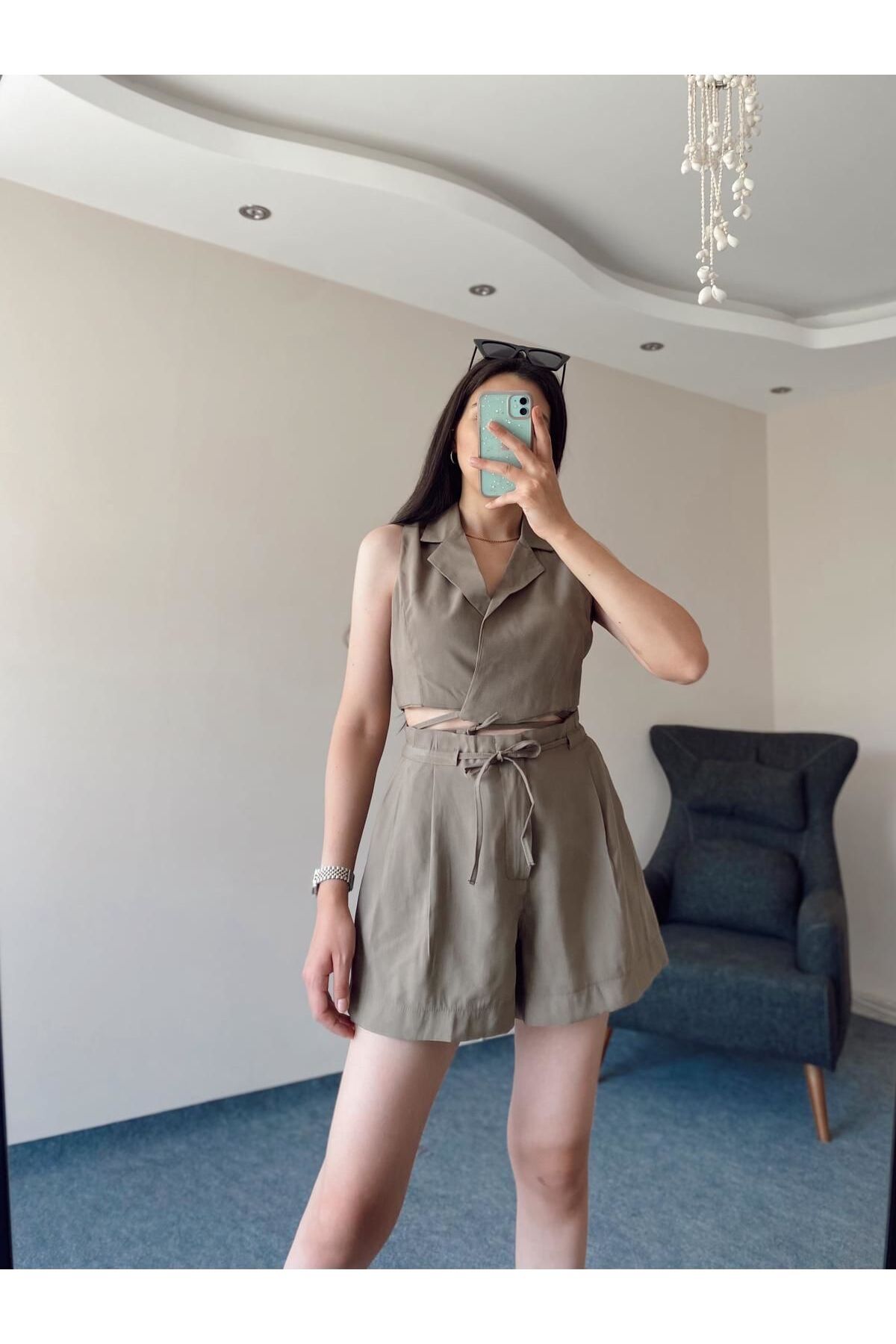 Hacer Balcı-Khaki String Tie Vest Shorts Set 7
