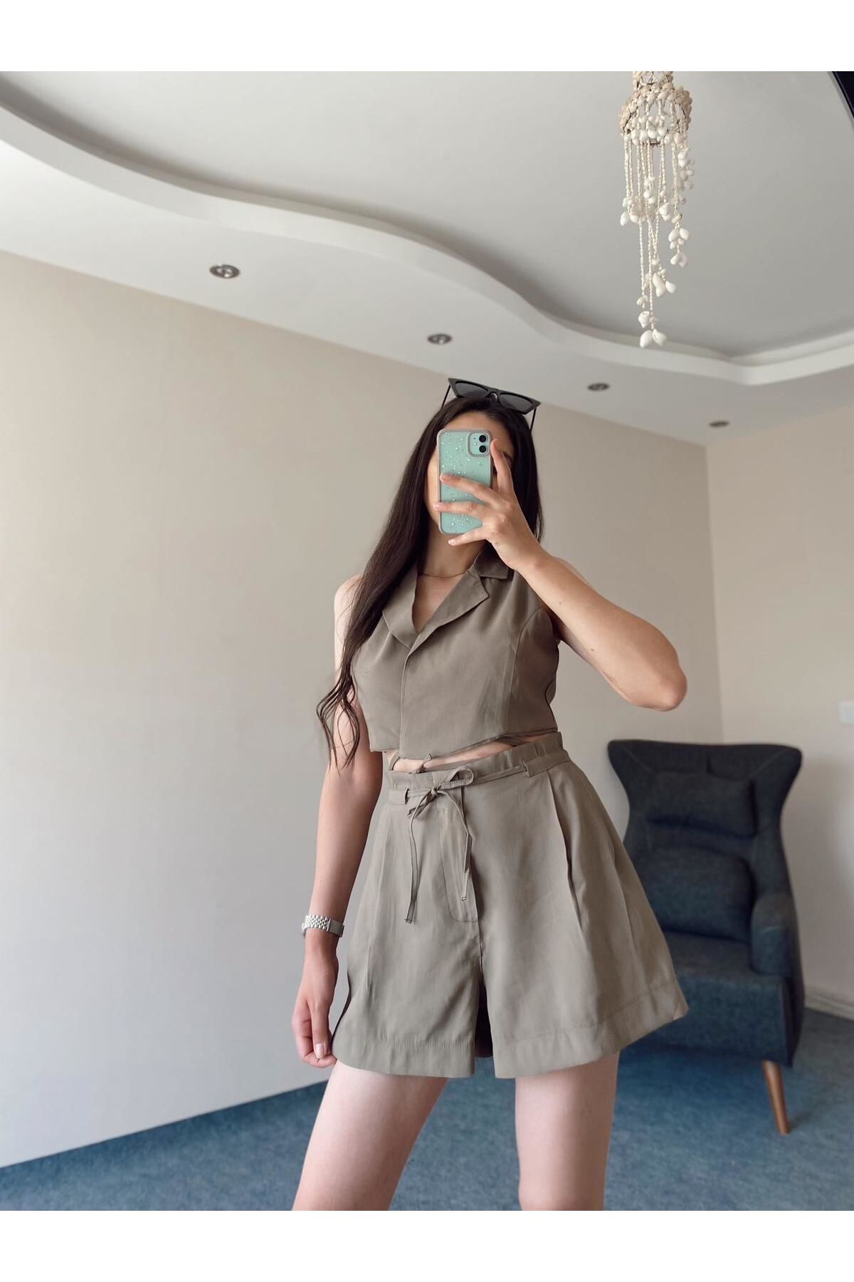 Hacer Balcı-Khaki String Tie Vest Shorts Set 4