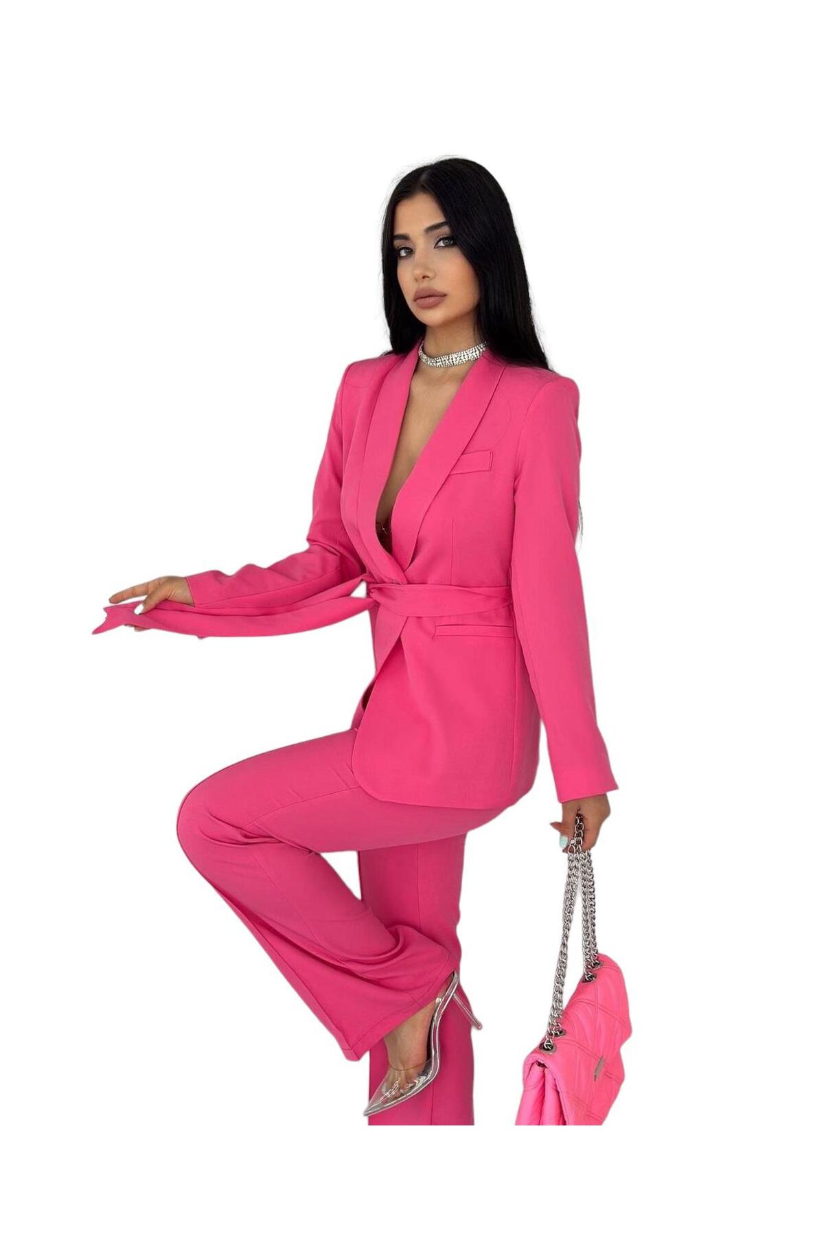 Kadın Takım Elbise Pembe Kemerli Şal Yaka Blazer Ceket Boru Paça Pantolon