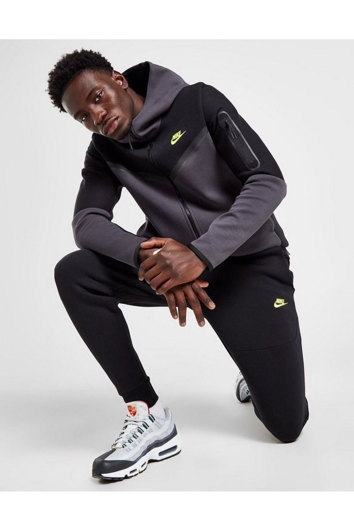 Nike sport tech online