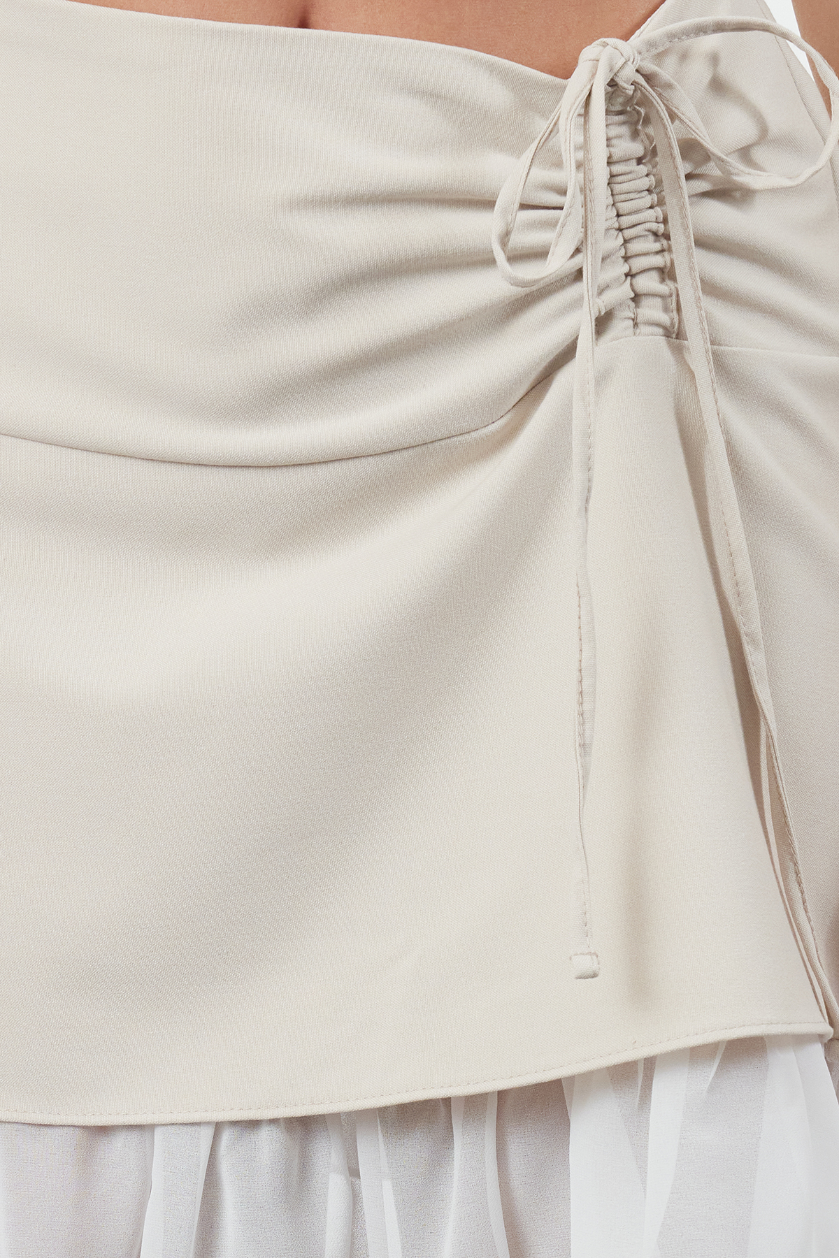 Trendyolmilla  Bej Bağlama Detaylı Etek Ucu Fırfırlı Mini Boy Dokuma Etek TWOSS24ET00221 - Görsel 3