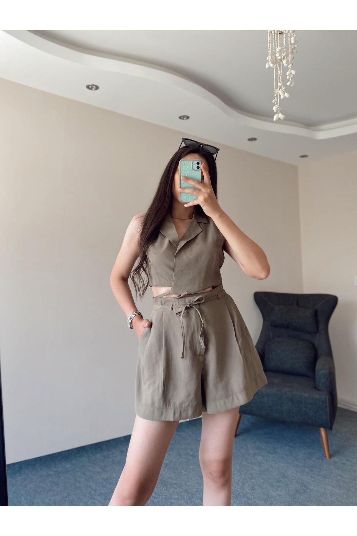 Hacer Balcı-Khaki String Tie Vest Shorts Set 3
