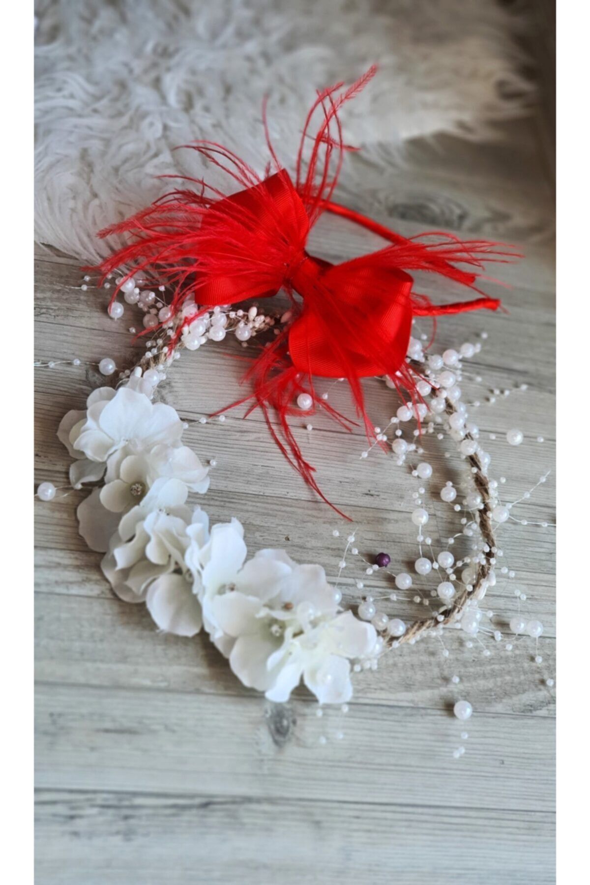 White Hydrangea Pearl Puerperal Crown and Red Furry Mother Puerperal Crown – Crown – Crown – Crown
