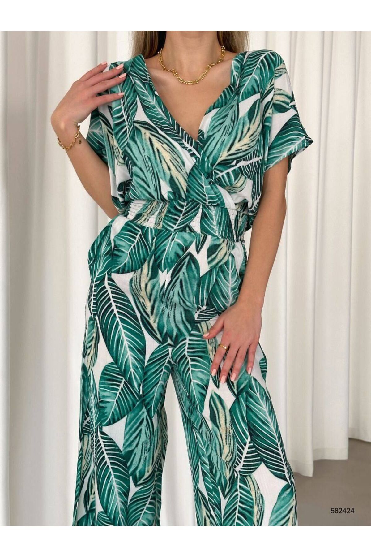 MODA DİNA-Green Leaf Patterned Viscose Comfortable Summer Jumpsuit - V-Neck 3