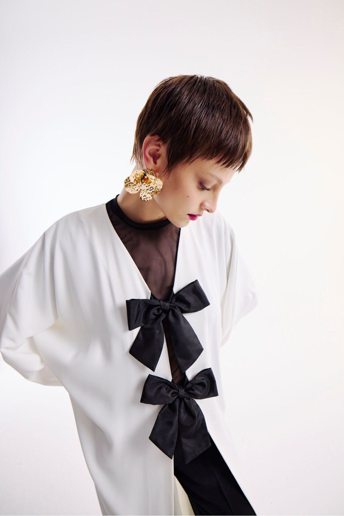 Nuum Design-Abaya Bow Detailed Ecru 5