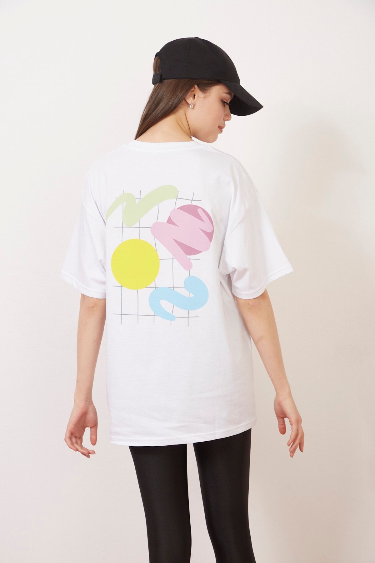 Eazy Co-Eazy White Abstract Shapes Unisex Oversize εμπριμέ κοντομάνικο μπλουζάκι 2
