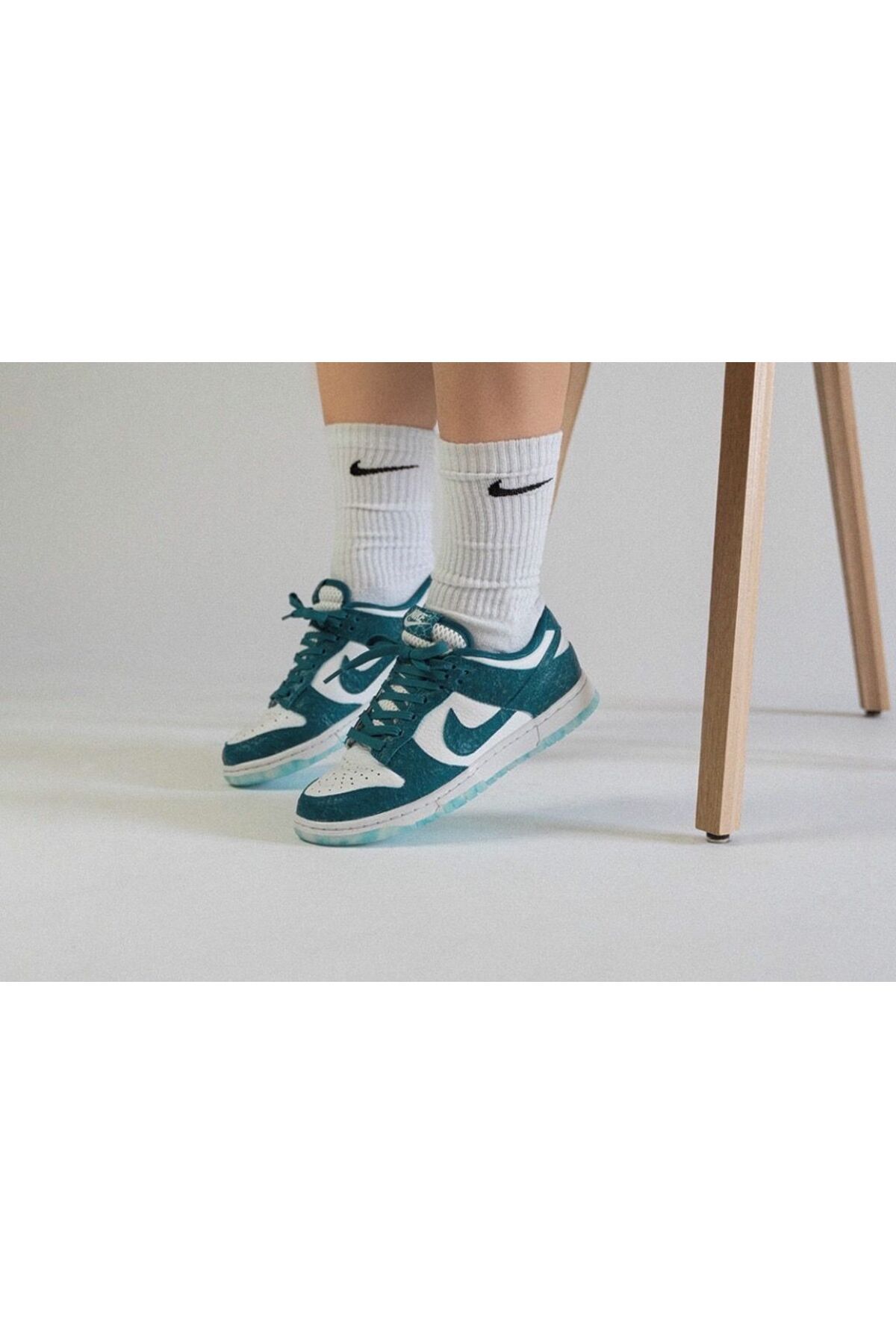 کفش پیاده روی چند رنگ مردانه و زنانه فروشگاه CNG پایین Dunk اورجینال Nike