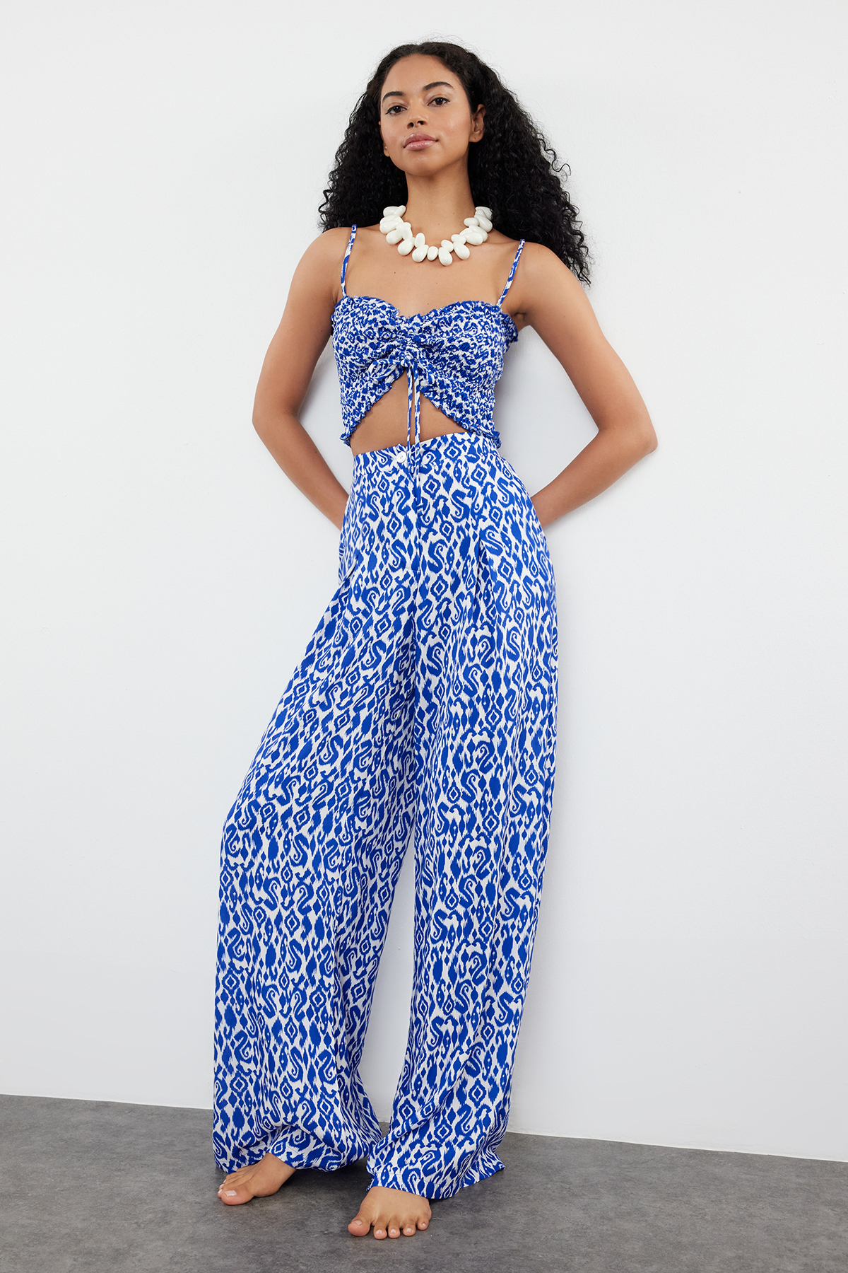 Trendyolmilla  Etnik Desenli Desenli Dokuma Gipeli Straplez Bluz Pantolon Plaj Takım TBESS24AU00032 - Görsel 2