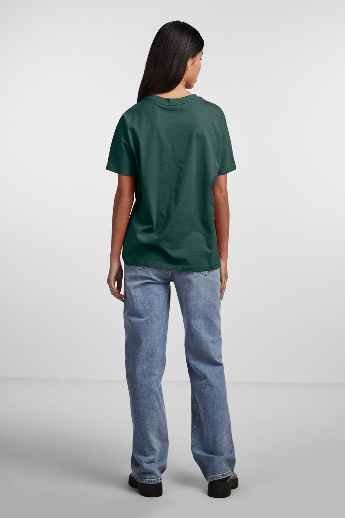 complete the look image