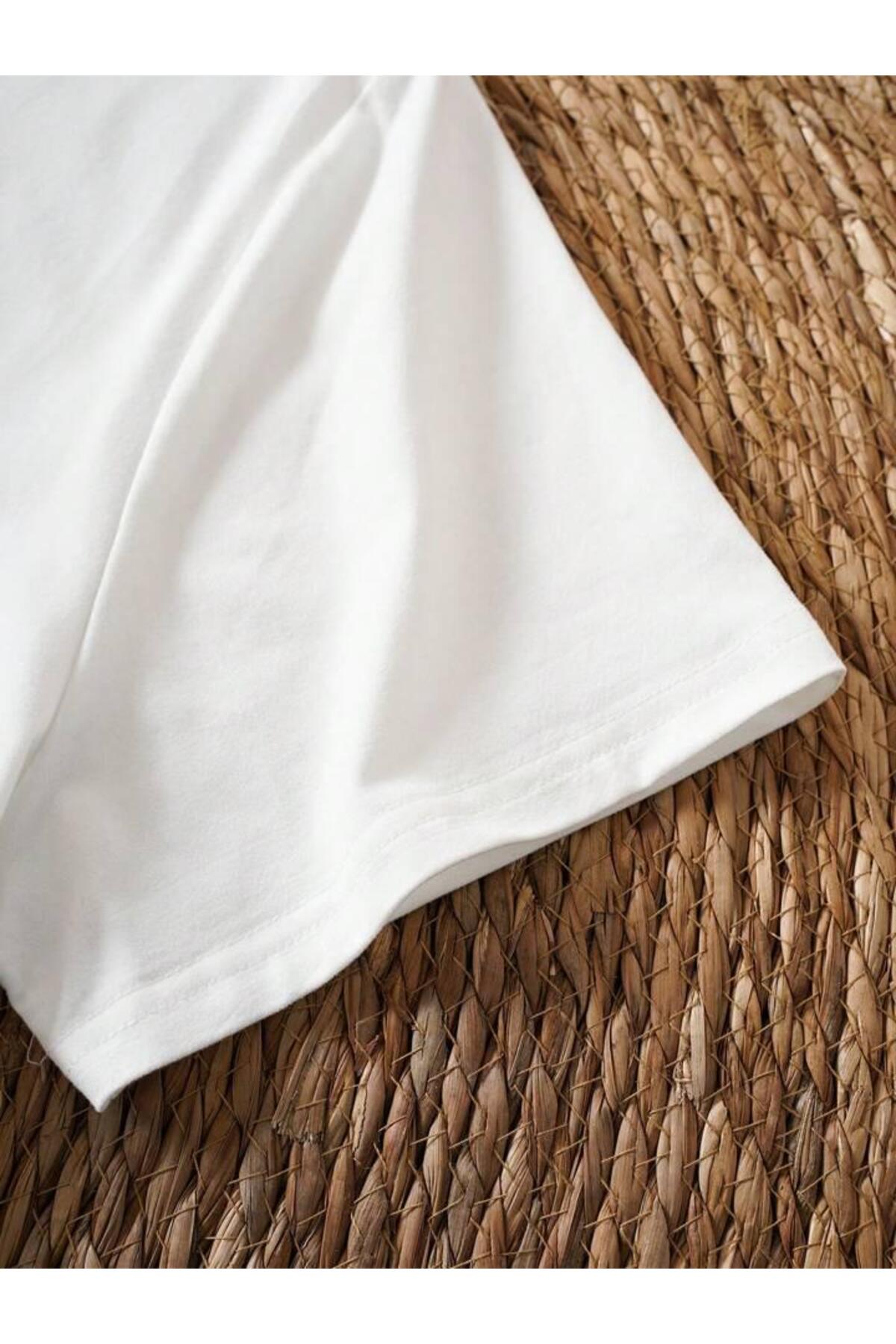 FAVORİST  Kadın V Yaka Papatya Baskılı Regular Fit Kalıp Tshirt - Görsel 4