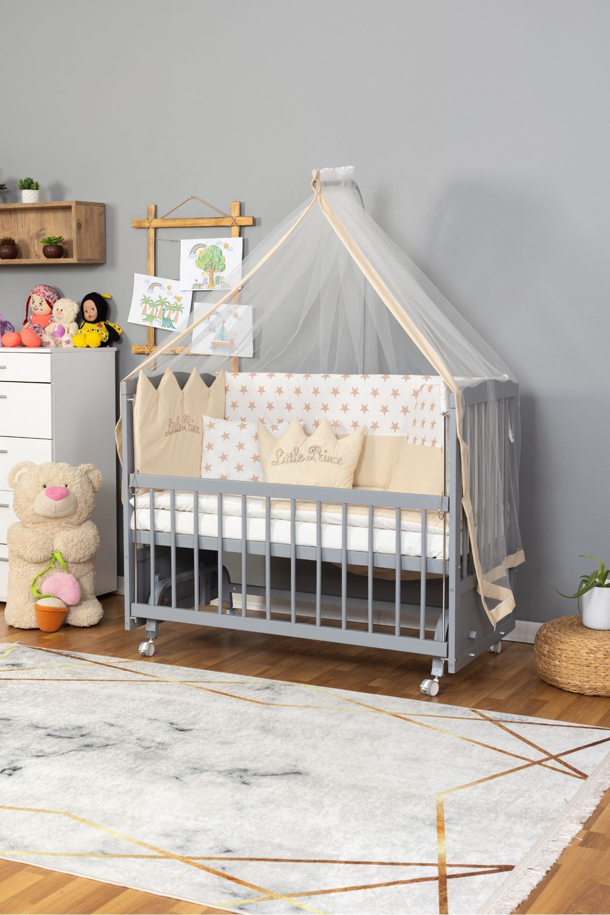 Bamgidoo Ahşap Beşik Anne Yanı Beşik Gri 60x120 - Krem Nakış(Erkek) Uyku Seti + Yatak + Tekerlekli