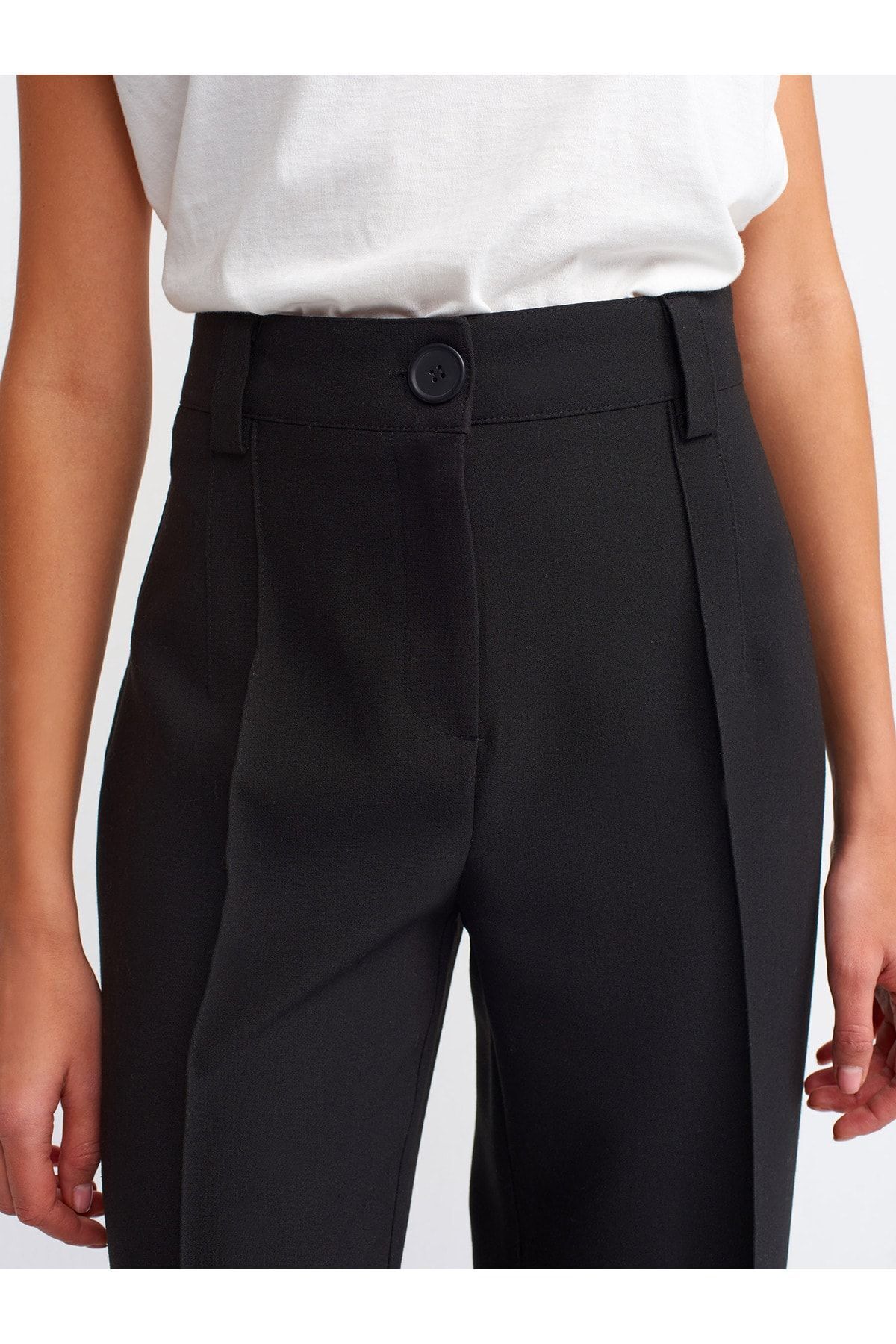 https://cdn.dsmcdn.com/ty1359/product/media/images/prod/QC/20240612/16/f6b27b09-0dd6-3a17-bd79-834bcccffd93/1_org_zoom.jpg