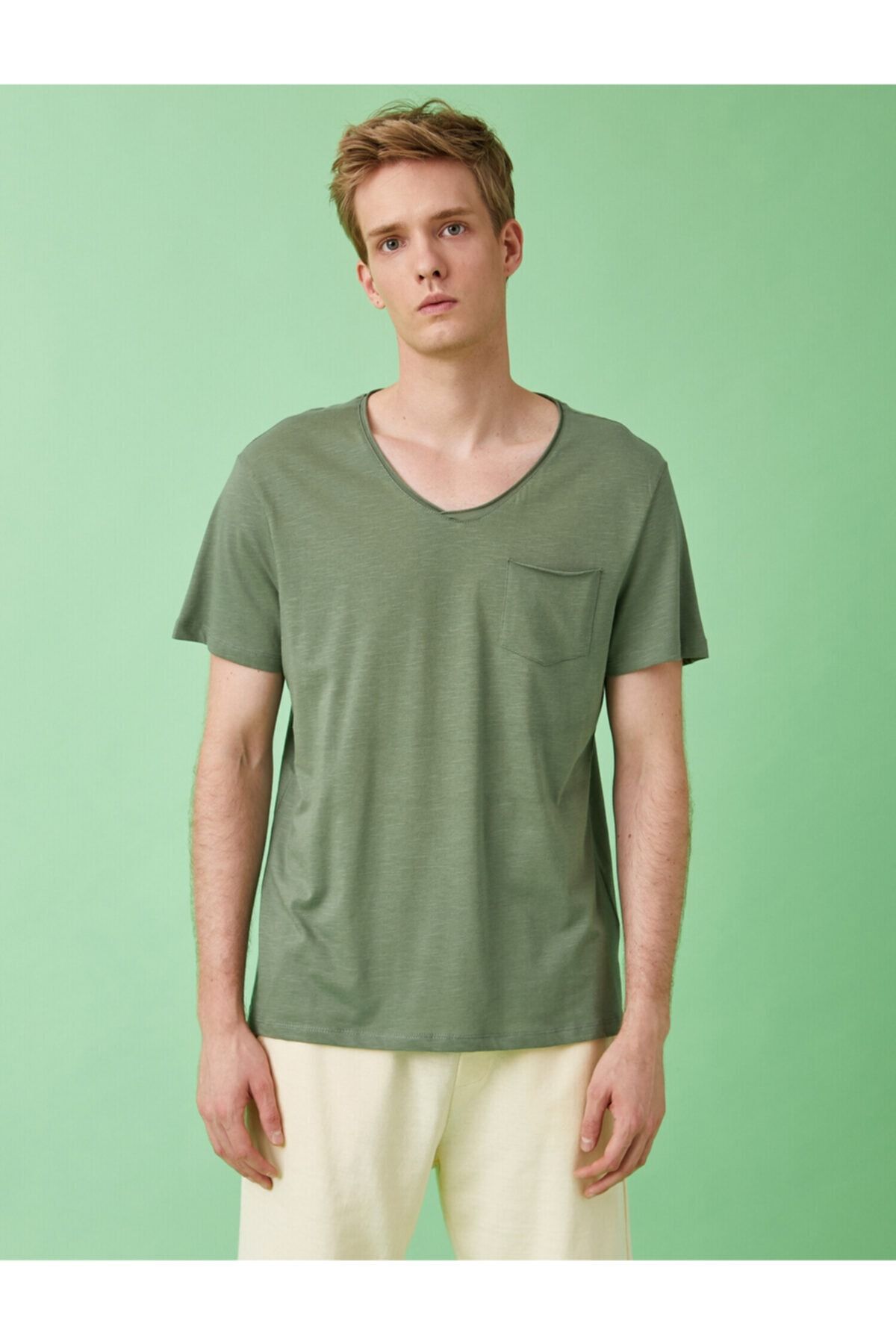Koton T-Shirt Grün Regular Fit Fast ausverkauft