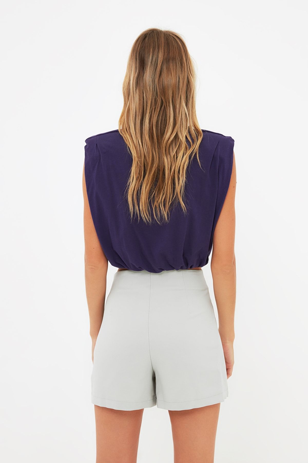 Trendyol Collection-Grauer gewebter Shortsrock mit Schnürung und Ösendetails TWOAW21SR0038 6