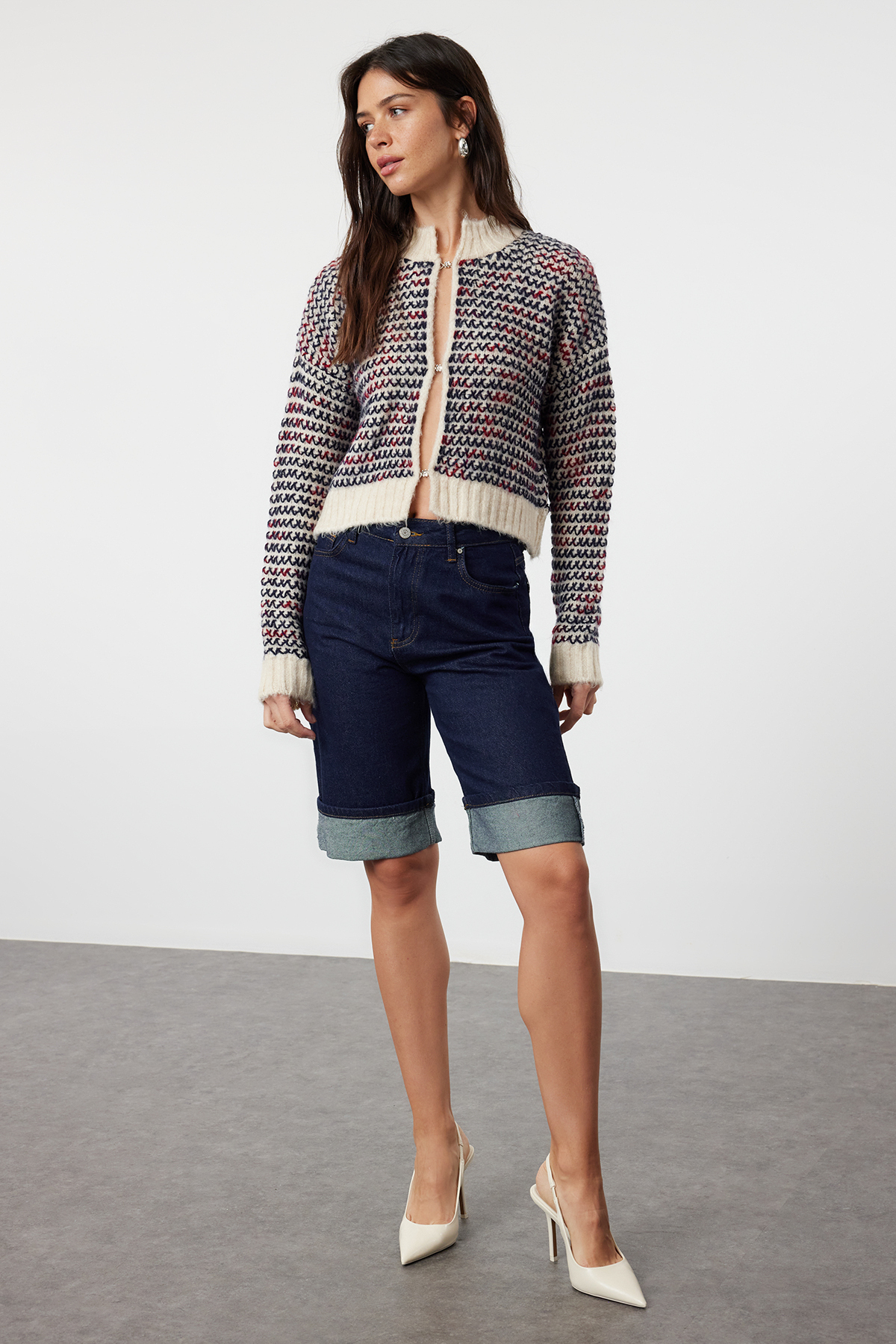 Trendyolmilla  Taş Yumuşak Dokulu Degrade Triko Hırka TWOAW24HI00052 - Görsel 2