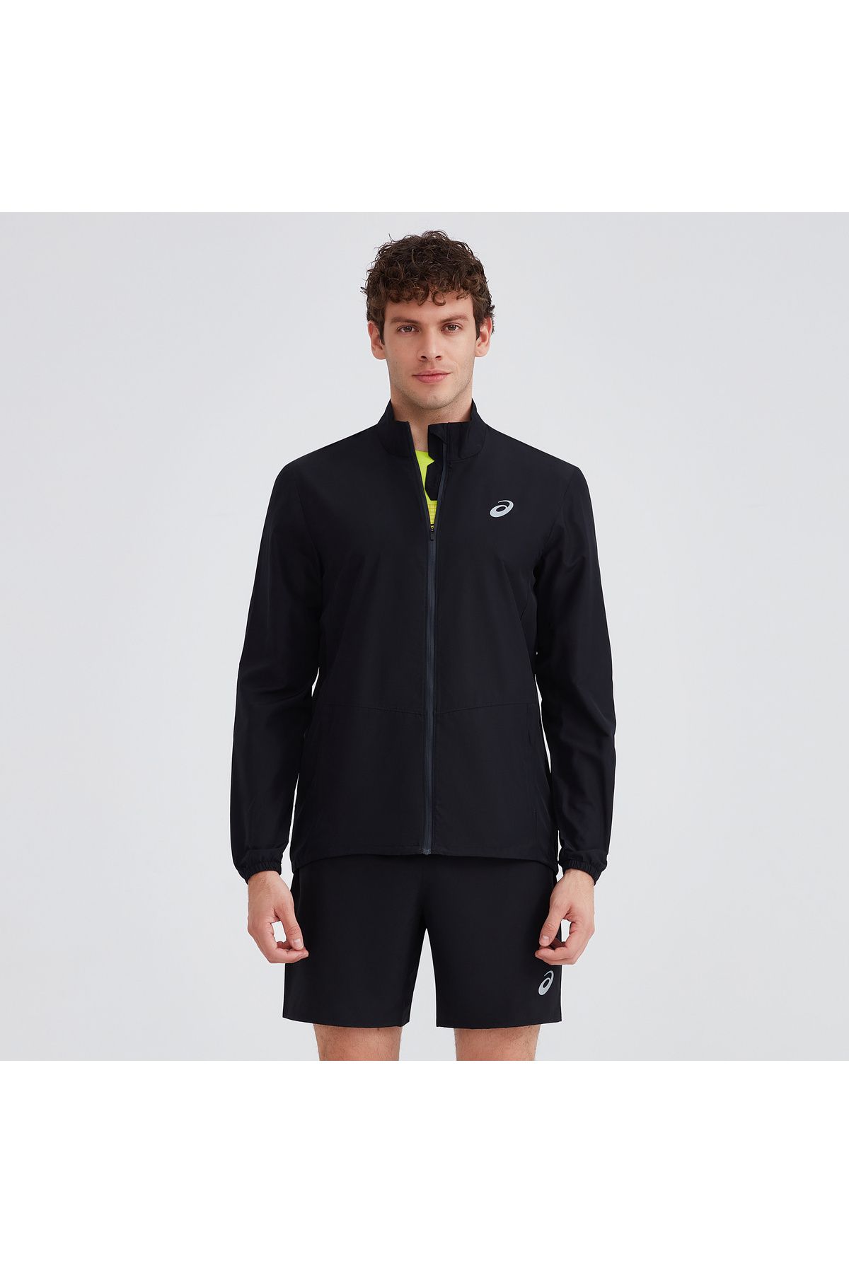 Мужская черная куртка Asics Core Jacket 2011c344-001 2011C344-001