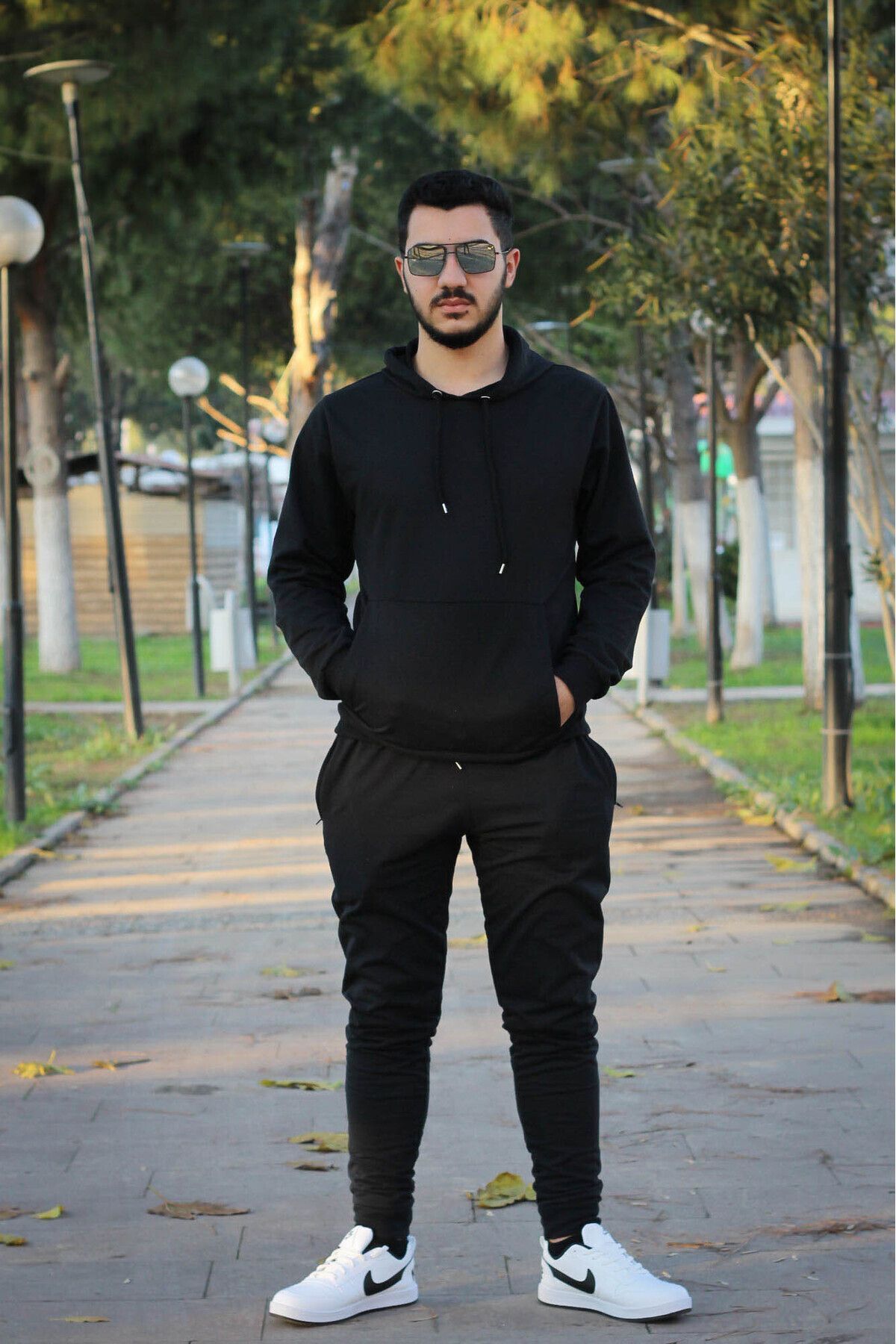 Kapüşonlu Kanguru Cepli Pamuklu Erkek Eşofman Takımı — مشکی 25022010 — تصویر 4 از 8