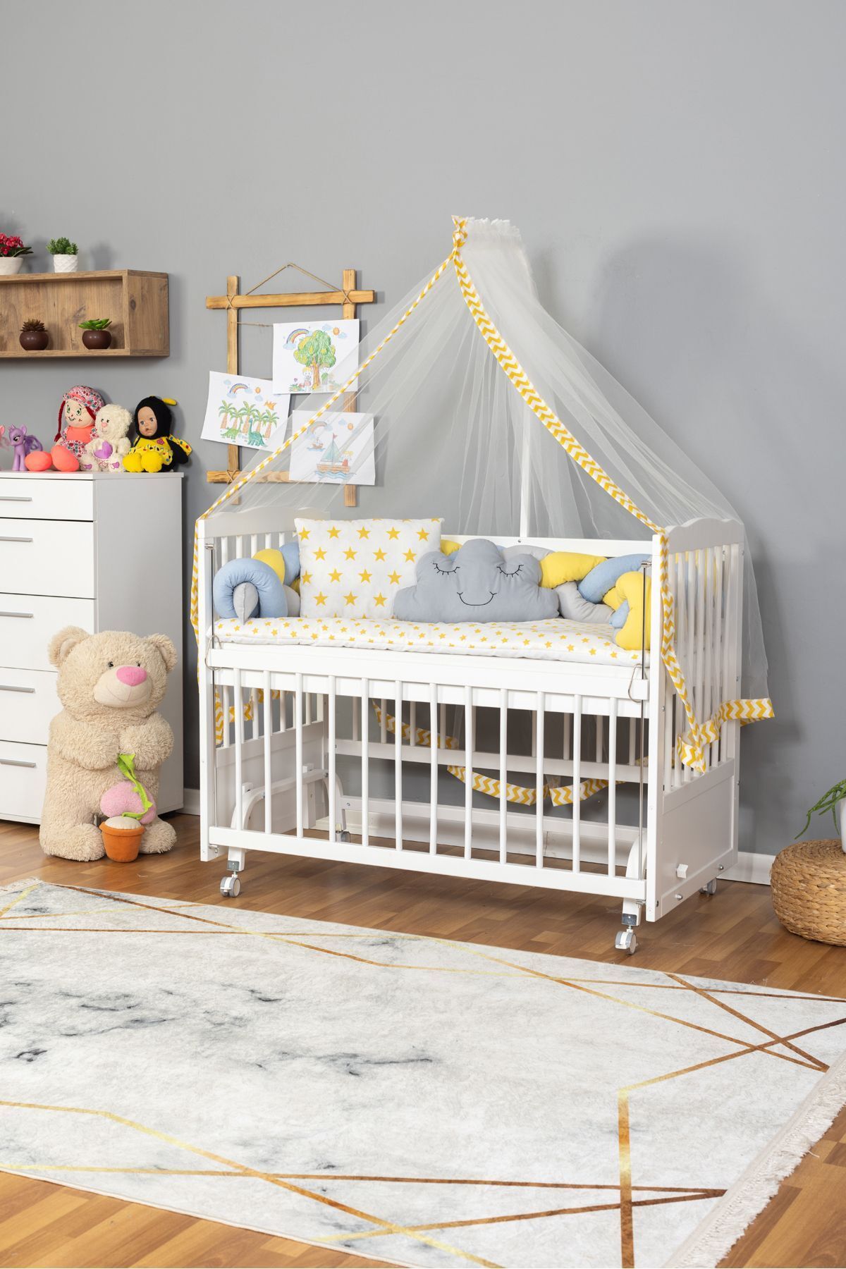 Bamgidoo Ahşap Beşik Anne Yanı Beşik Beyaz 60x120 - Sarı Mavi Örgü Uyku Seti Seti + Yatak + Tekerlekli