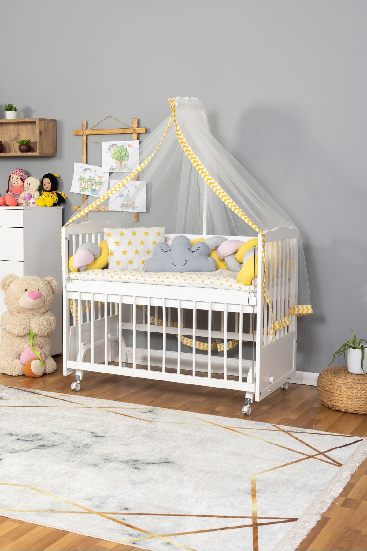 Bamgidoo Ahşap Beşik Anne Yanı Beşik Beyaz 60x120 - Sarı Pembe Örgü Uyku Seti Seti + Yatak + Tekerlekli