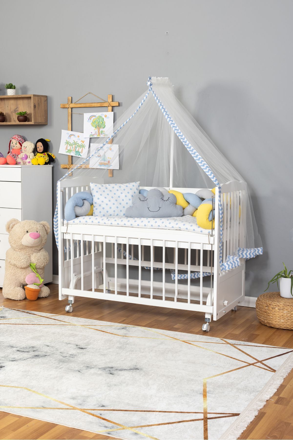 Bamgidoo Ahşap Beşik Anne Yanı Beşik Beyaz 60x120 - Mavi Sarı Örgü Uyku Seti Seti + Yatak + Tekerlekli