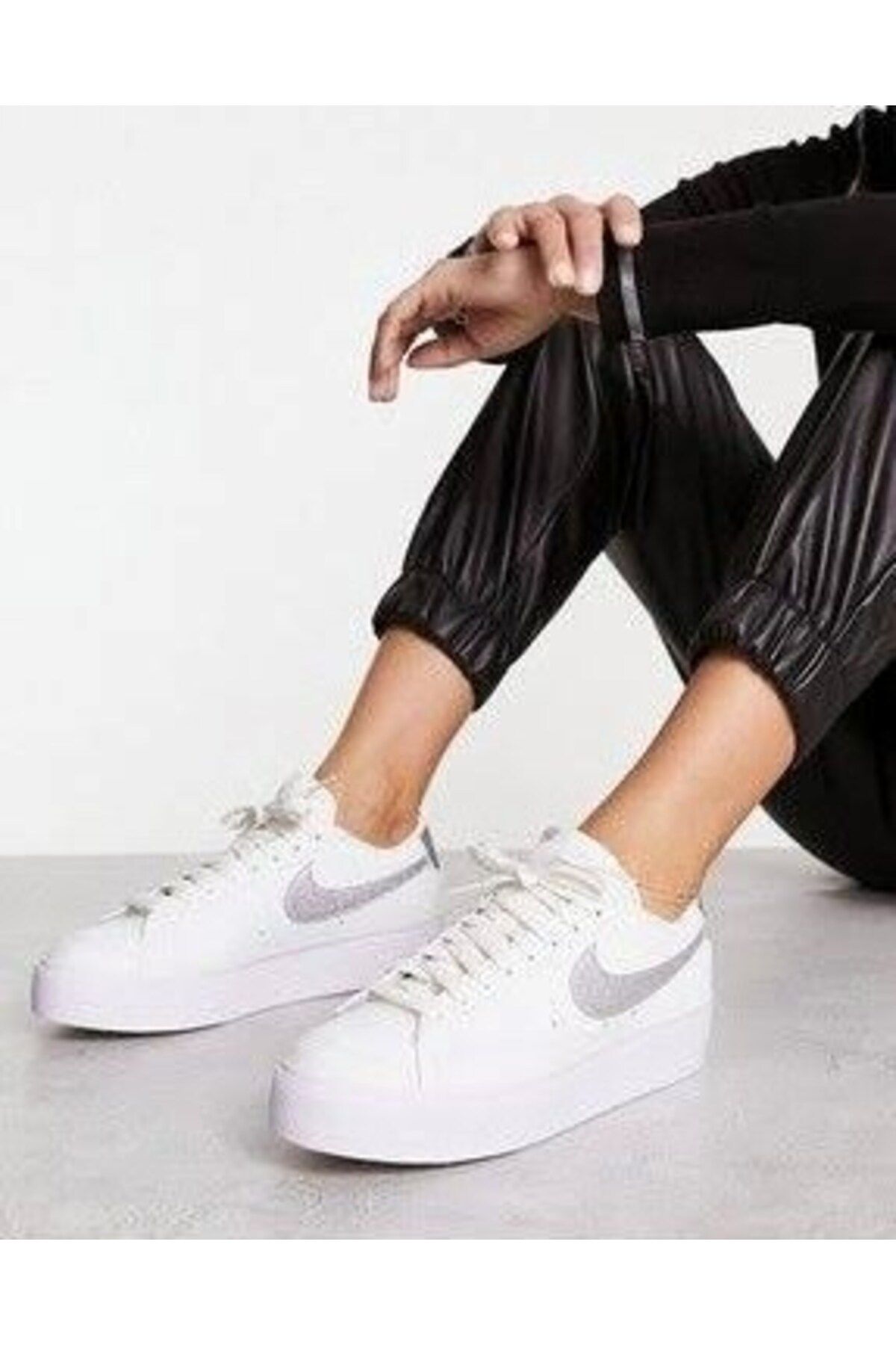 اسنیکر سفید زنانه کفش ورزشی کم سکوی Blazer DQ7571 101 Nike