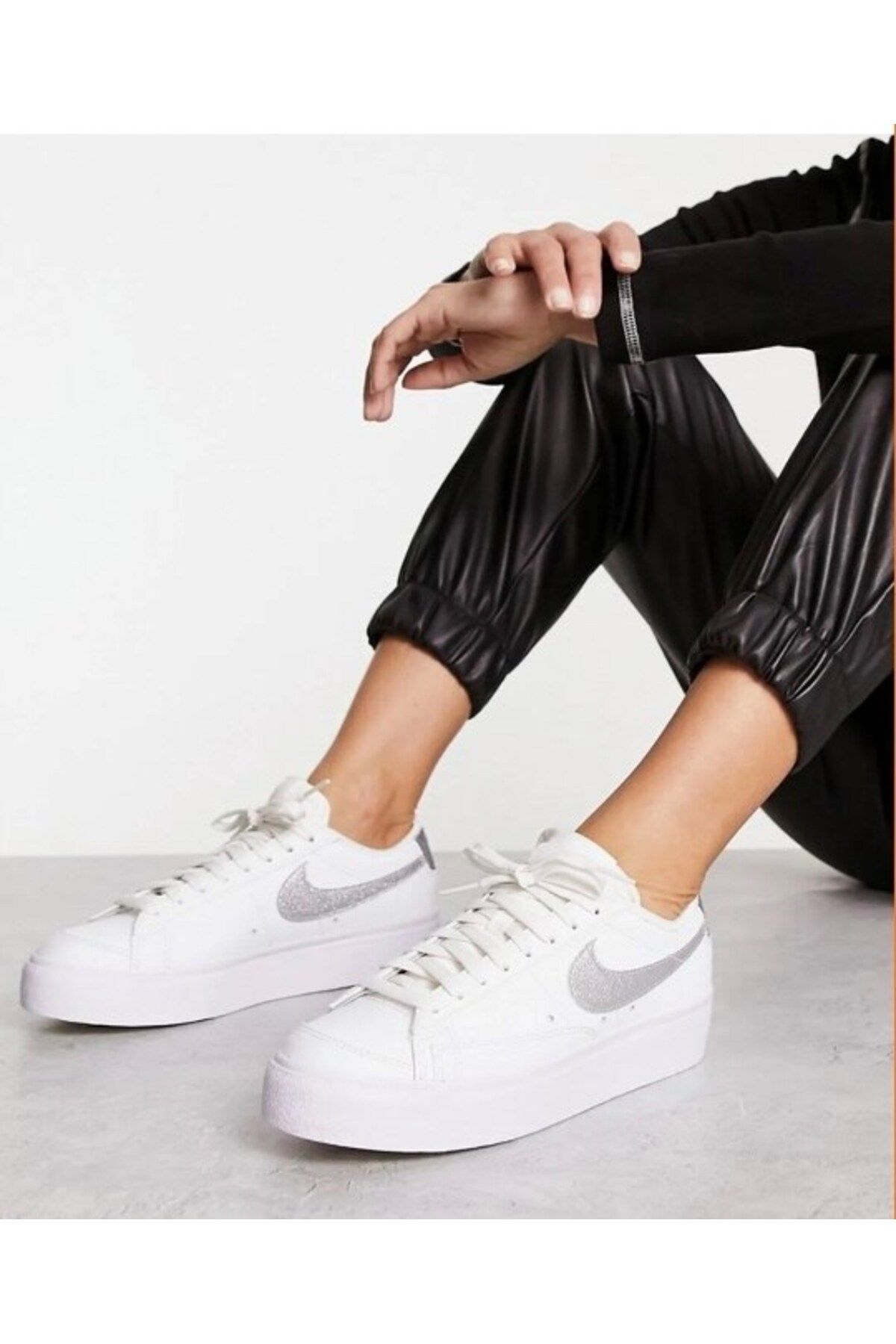 اسنیکر سفید زنانه کفش ورزشی کم سکوی Blazer DQ7571 101 Nike