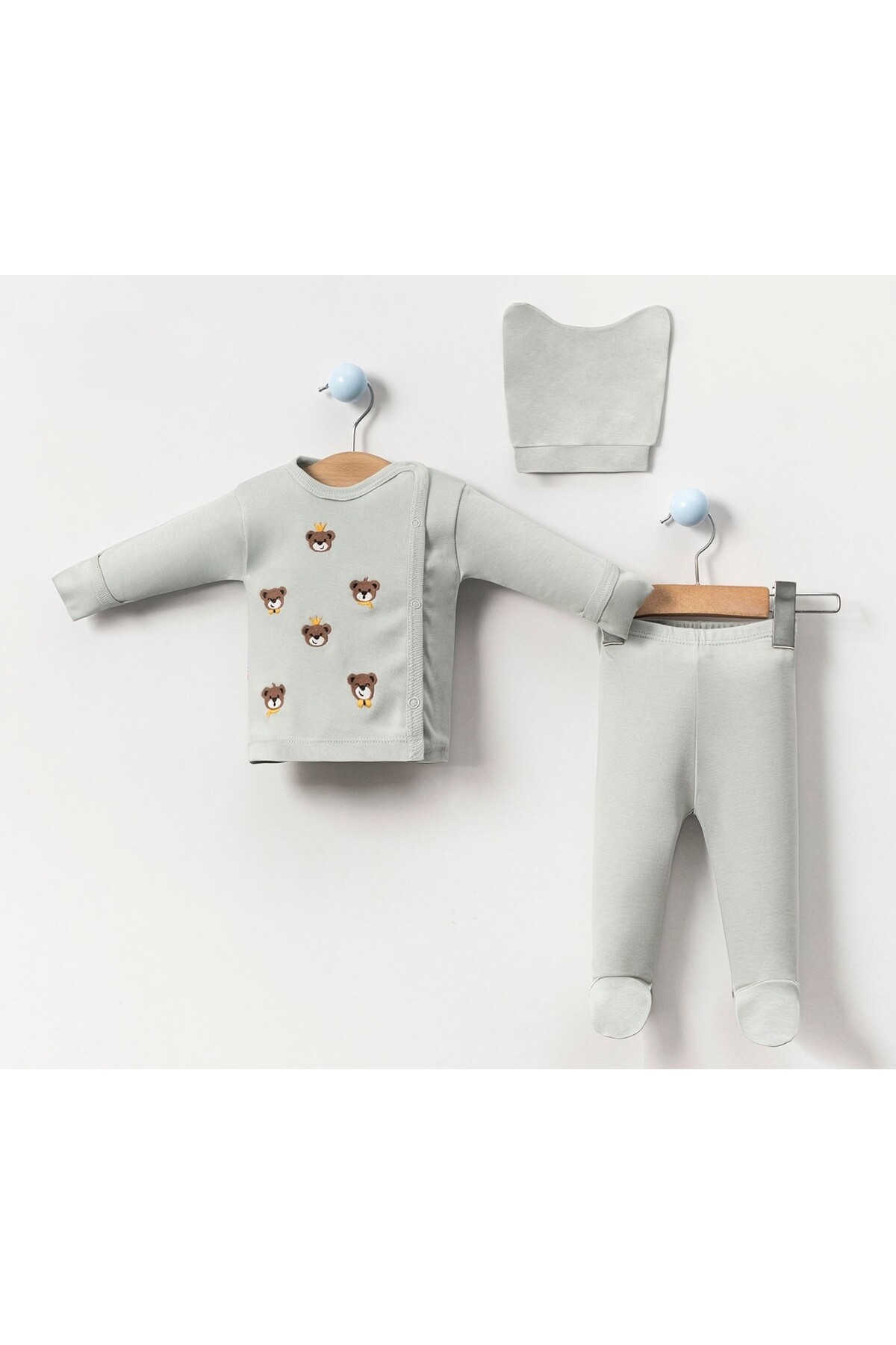 Baby Boy Hospital Pack with Teddy Bear Embroidery Green 3pcs Set with Self Gloves and Bootees