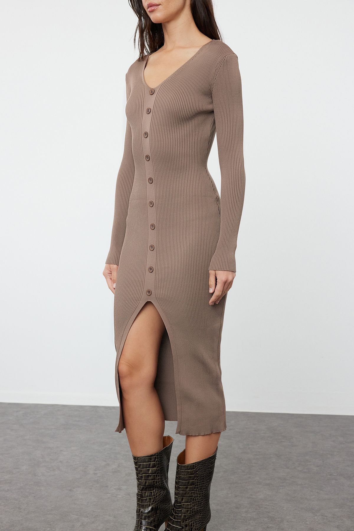 Trendyol Collection-Knitwear Midi Bodycon Dress - Brown, TWOAW25EL00045 4