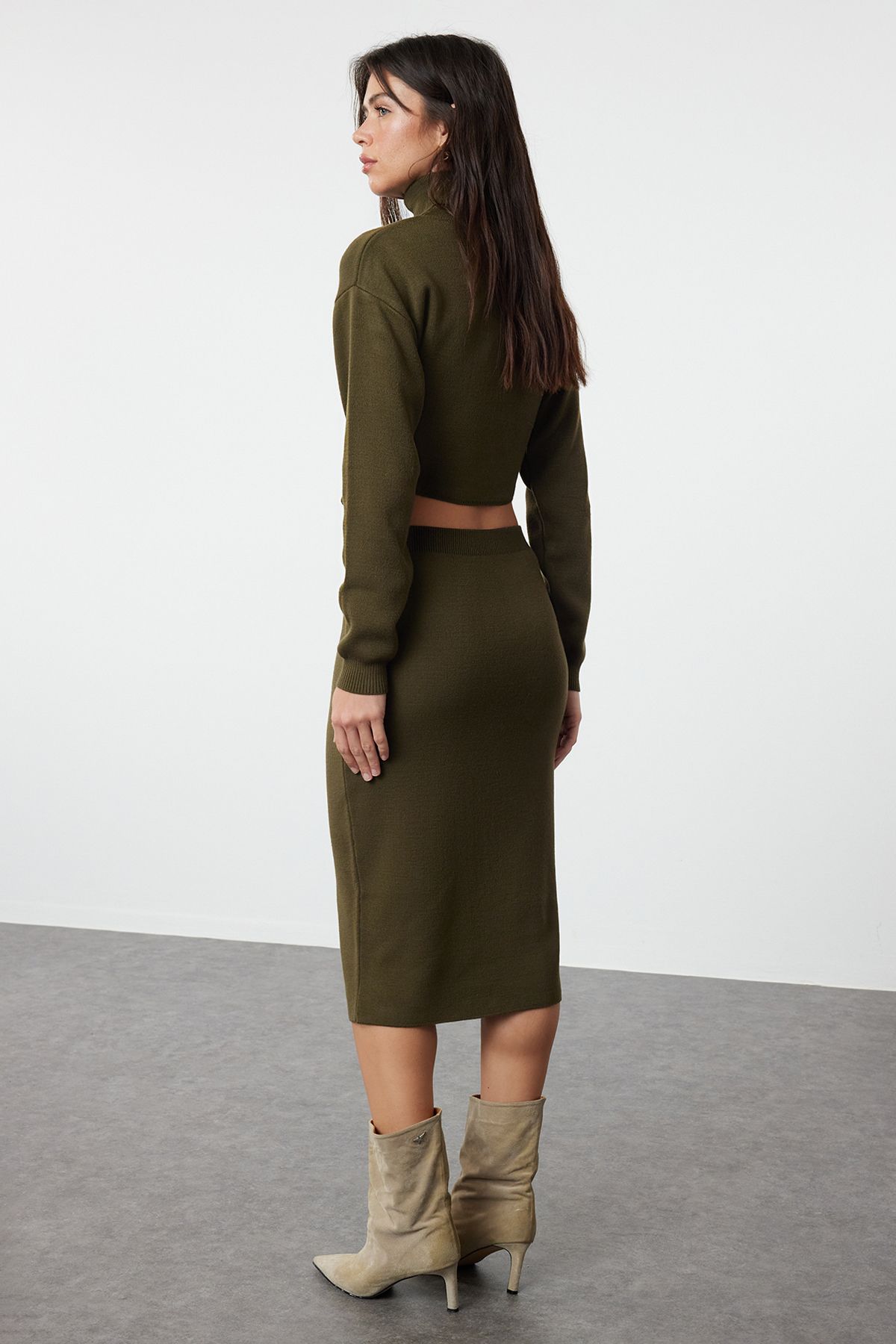 Trendyol Collection-Khaki úpletová sukně Midi Pencil - TWOAW20DU0006 5