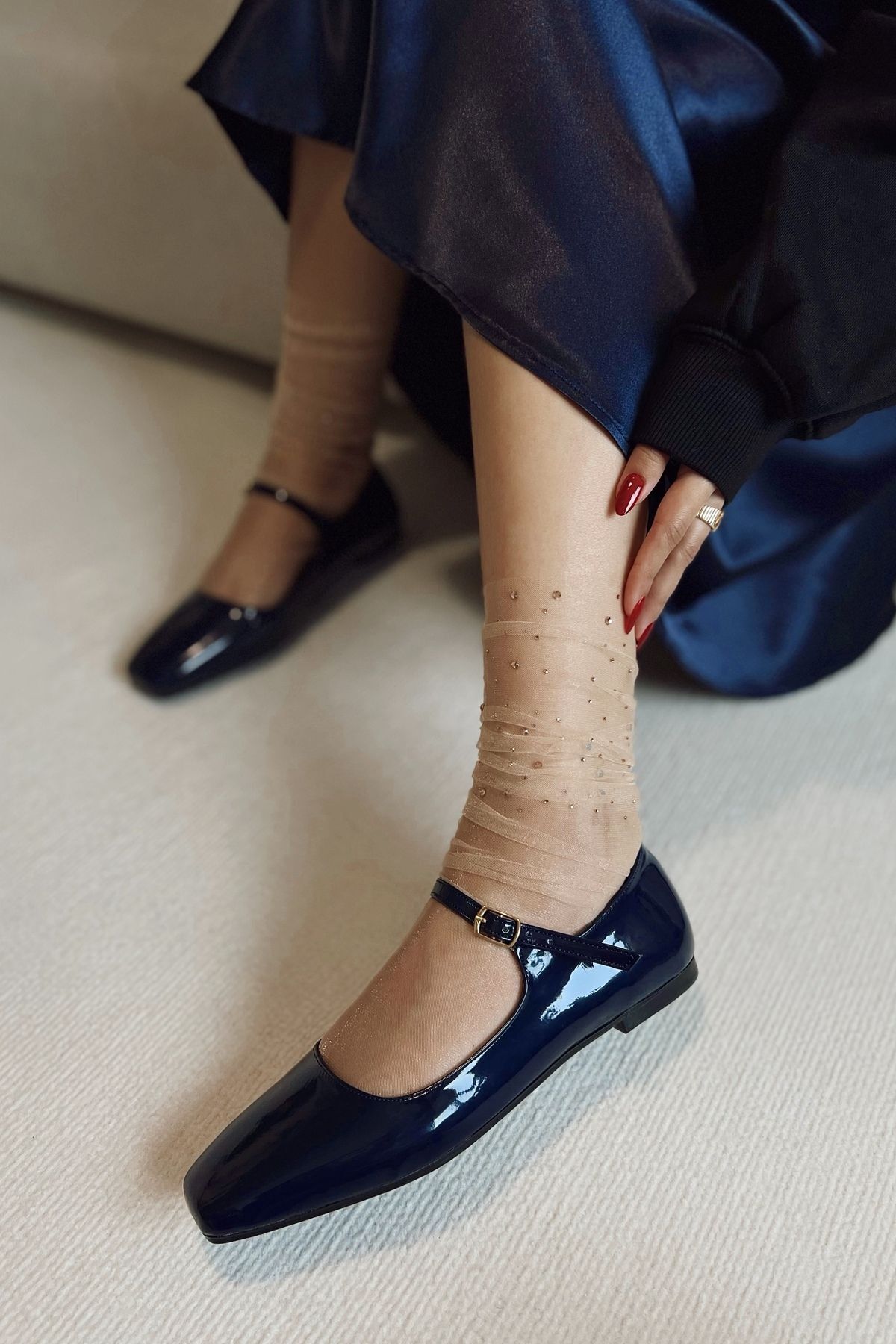 Navy blue patent flat shoes 2025