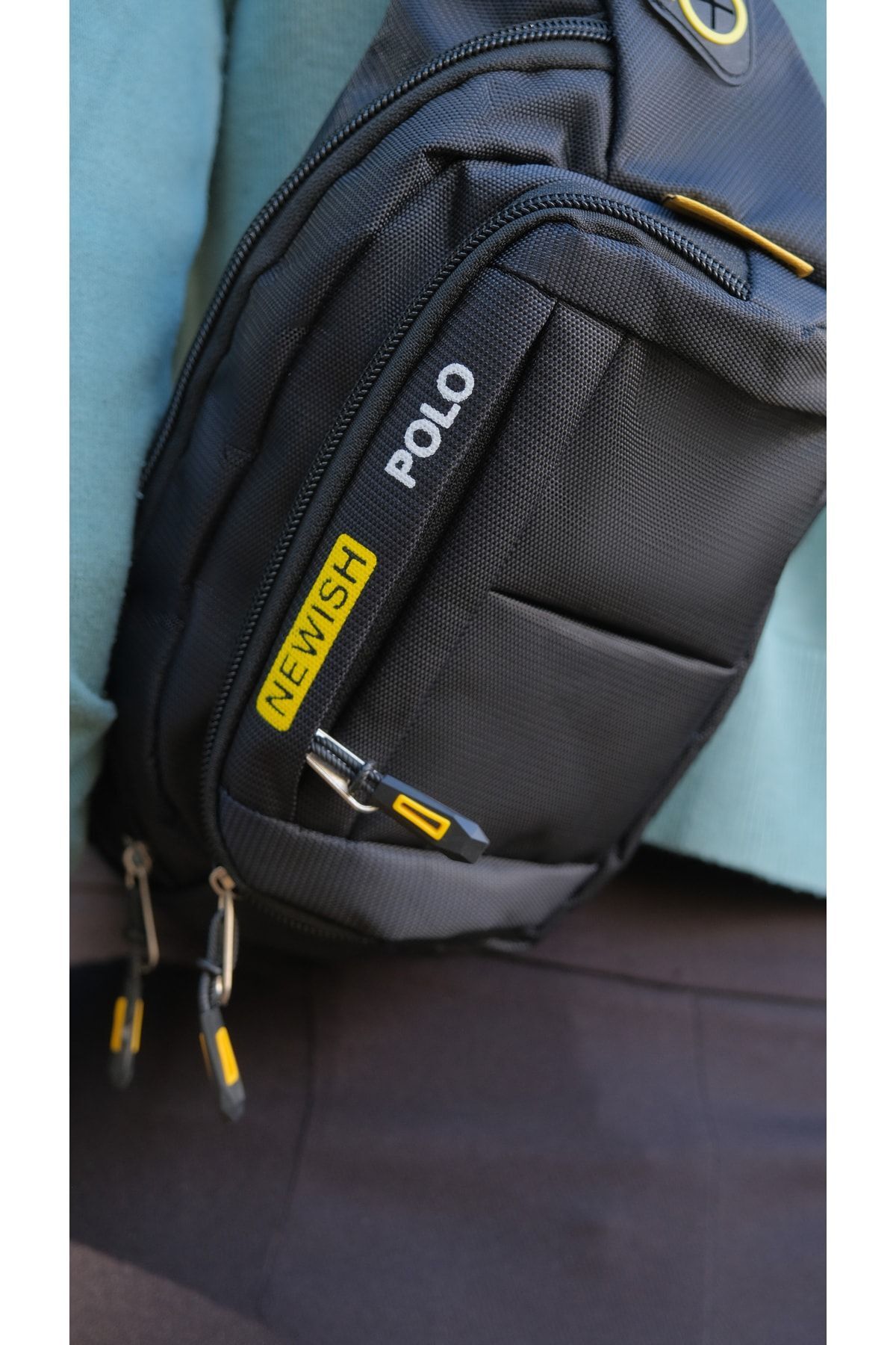 NEWISH POLO ACCESSORIES Unisex Siyah Su Geçirmez Usb Ve Kulaklık Girişli Bel Ve Omuz Çanta Freebag görsel 3
