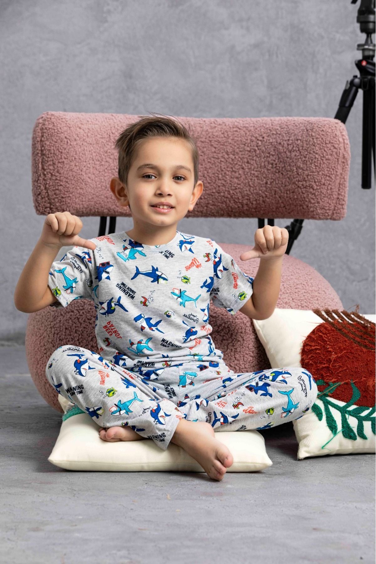 Sude HOMEWEAR Пижамный комплект с короткими рукавами и рисунком акулы для мальчика kid74