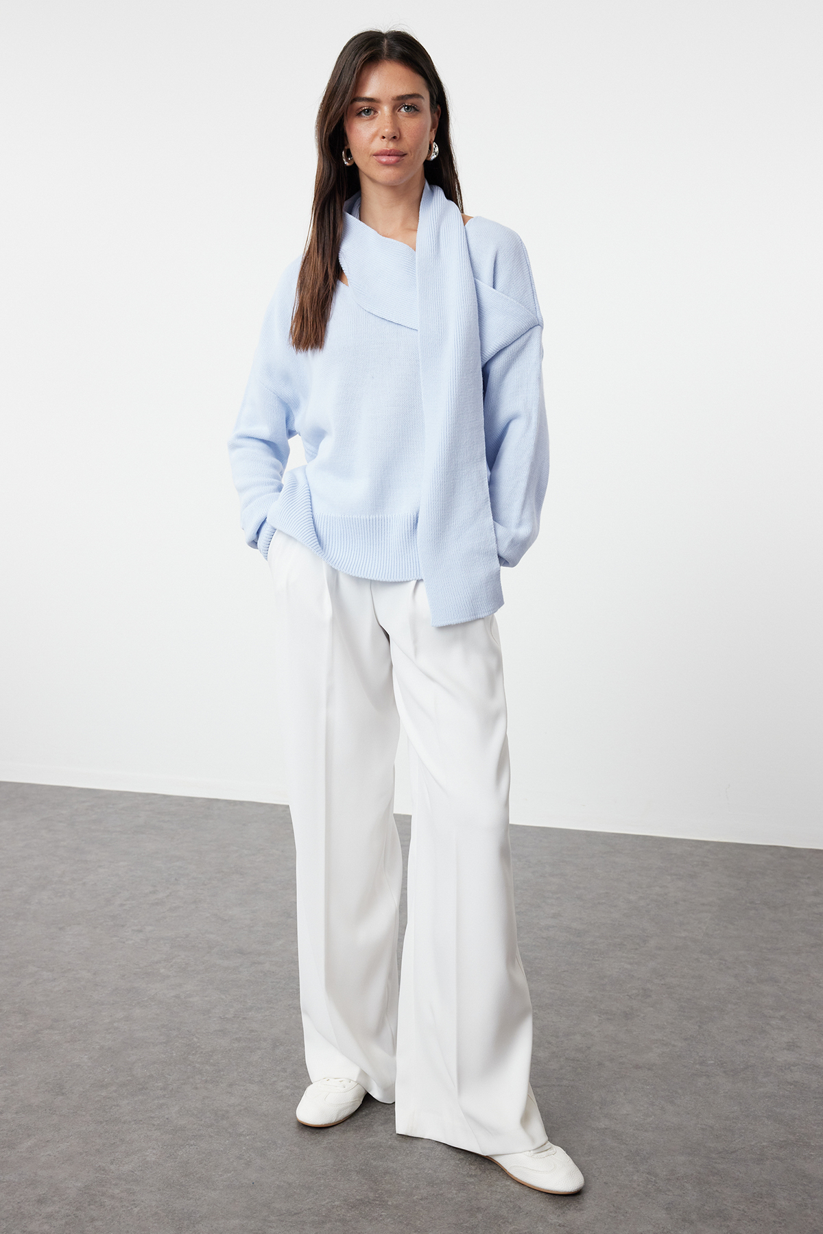 Trendyolmilla  Mavi Atkılı Basic Triko Kazak TWOAW25KZ00067 - Görsel 2