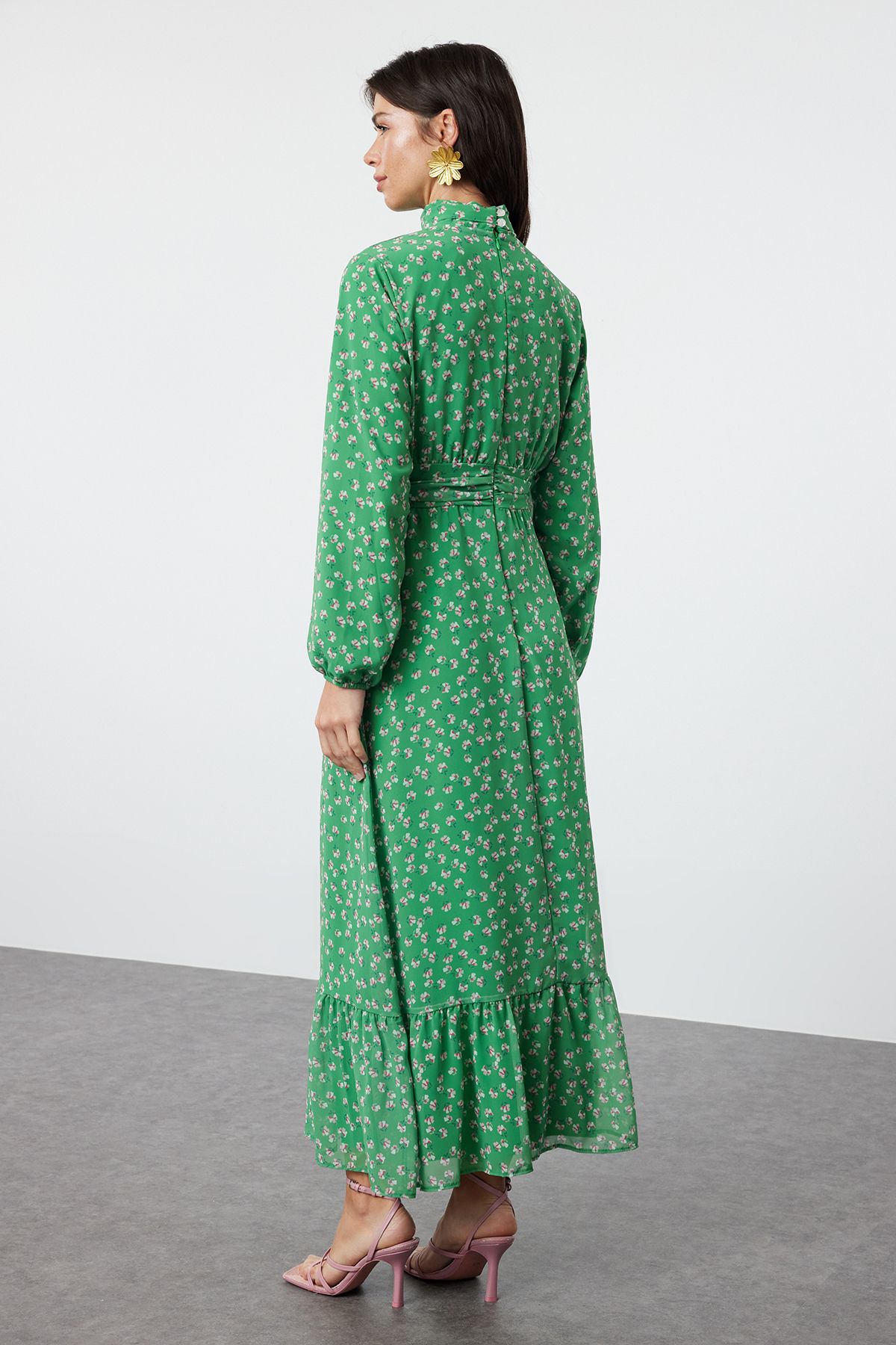 Trendyol Modest-Rochie țesătă din șifon, cu guler vertical, cu flori verzi, cu detaliu în talie TCTSS22EB0032 5