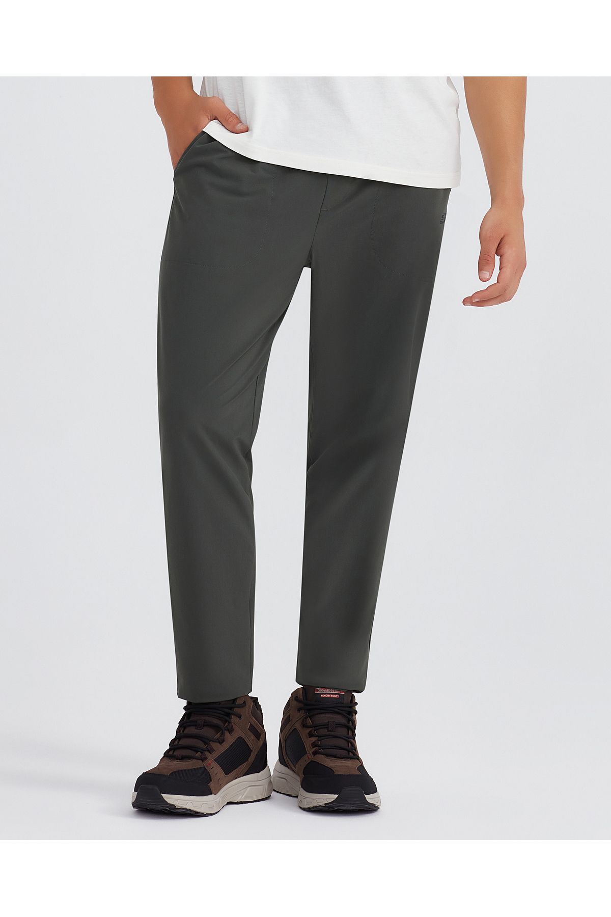 Мужские брюки цвета хаки Skechers M Micro Collection Regular Woven Pant S222083-300