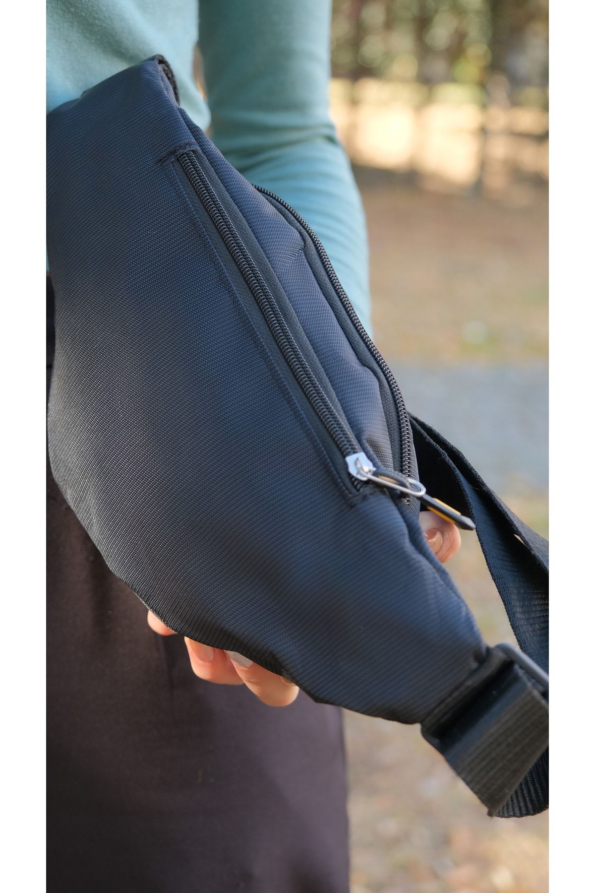 NEWISH POLO ACCESSORIES Unisex Siyah Su Geçirmez Usb Ve Kulaklık Girişli Bel Ve Omuz Çanta Freebag görsel 6