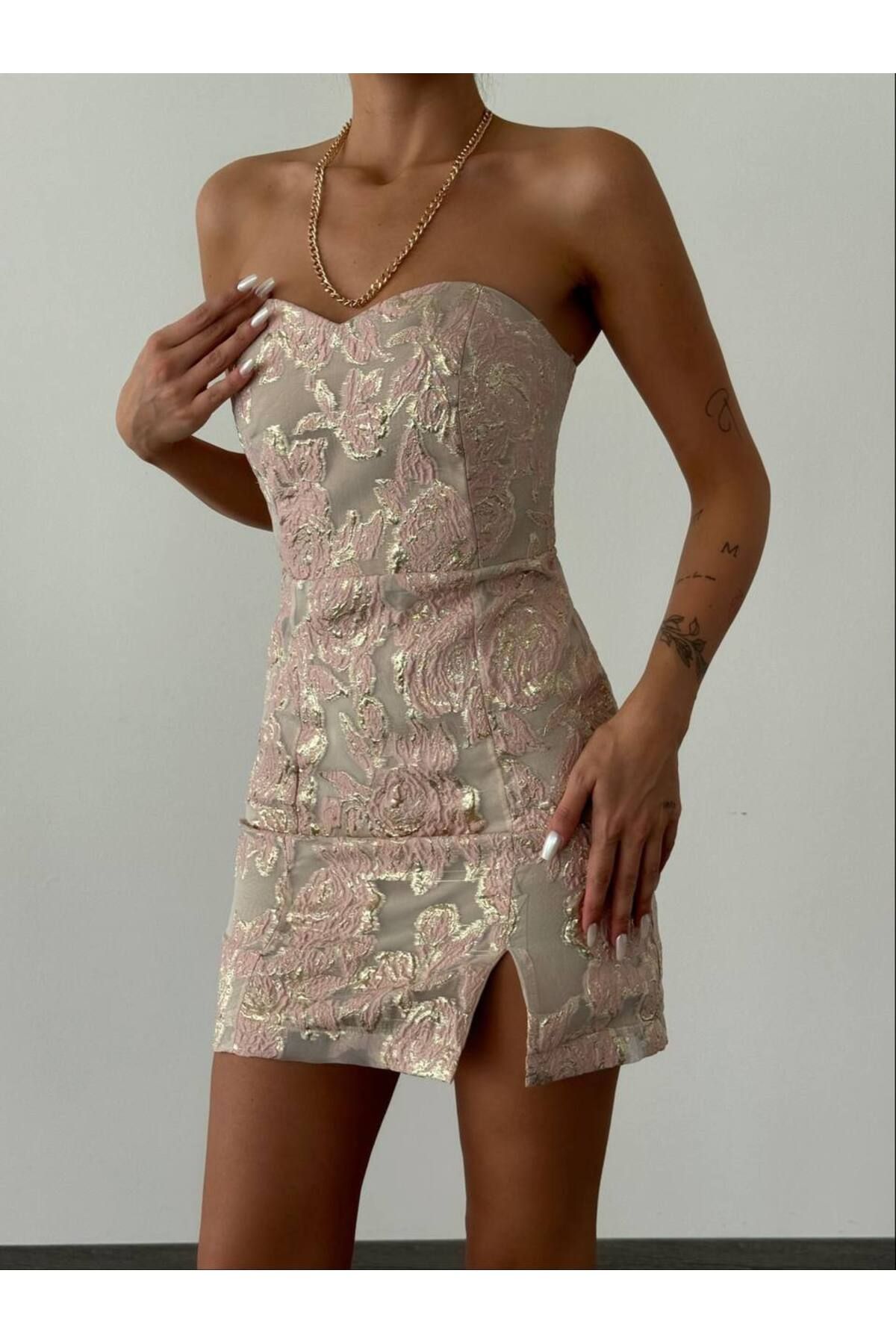 robe de soirée courte brodée au design spécial lolita