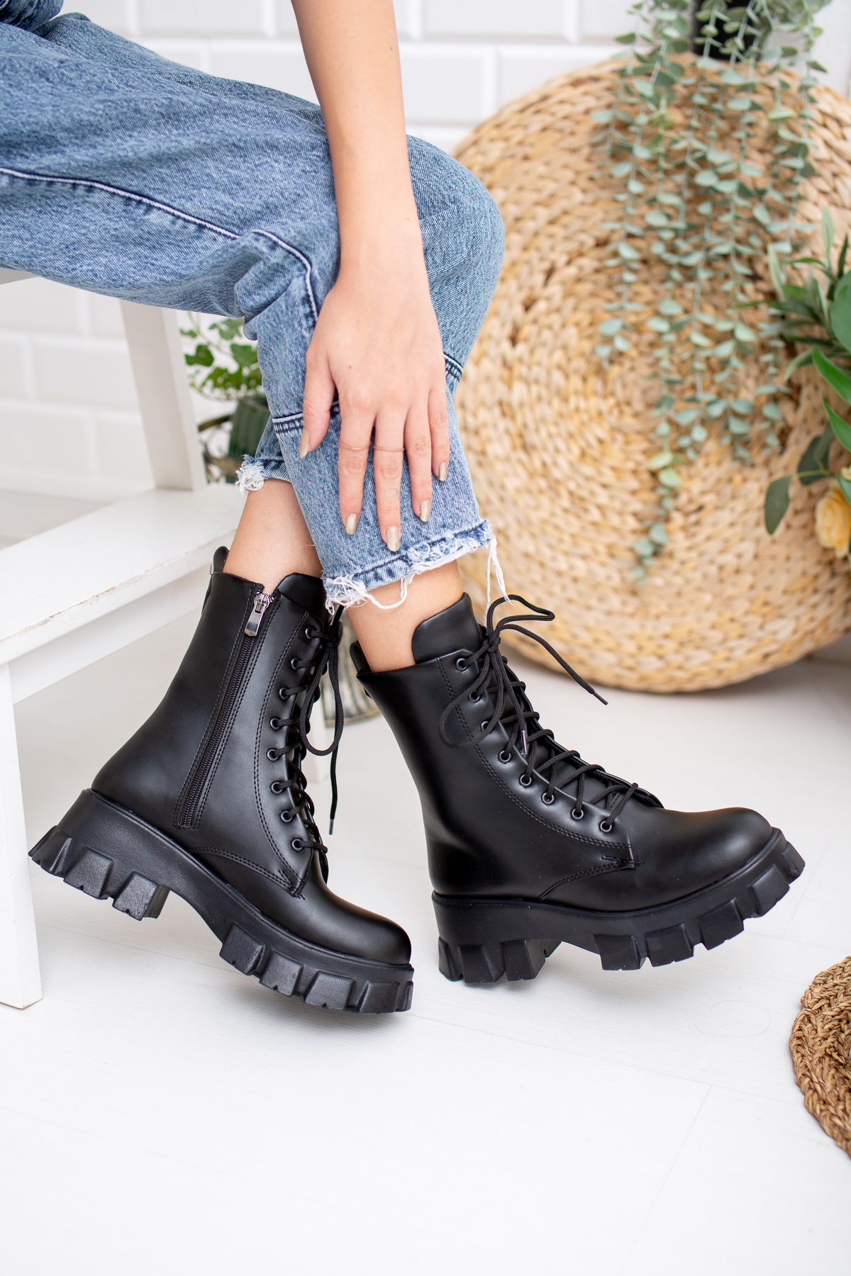 BAKGİY Fekete bőrű női csizma, vízálló, csúszásmentes talp, garantált téli csizma