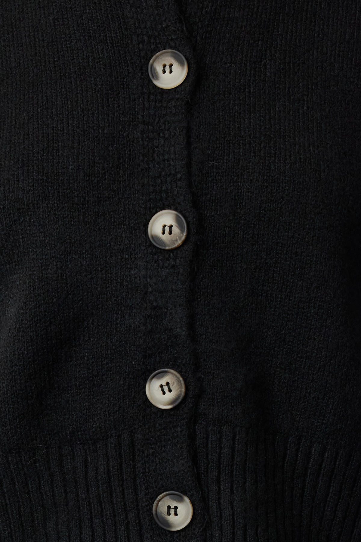 Trendyol Collection Czarny, miękki, dzianinowy kardigan z guzikami TWOAW24HI00198