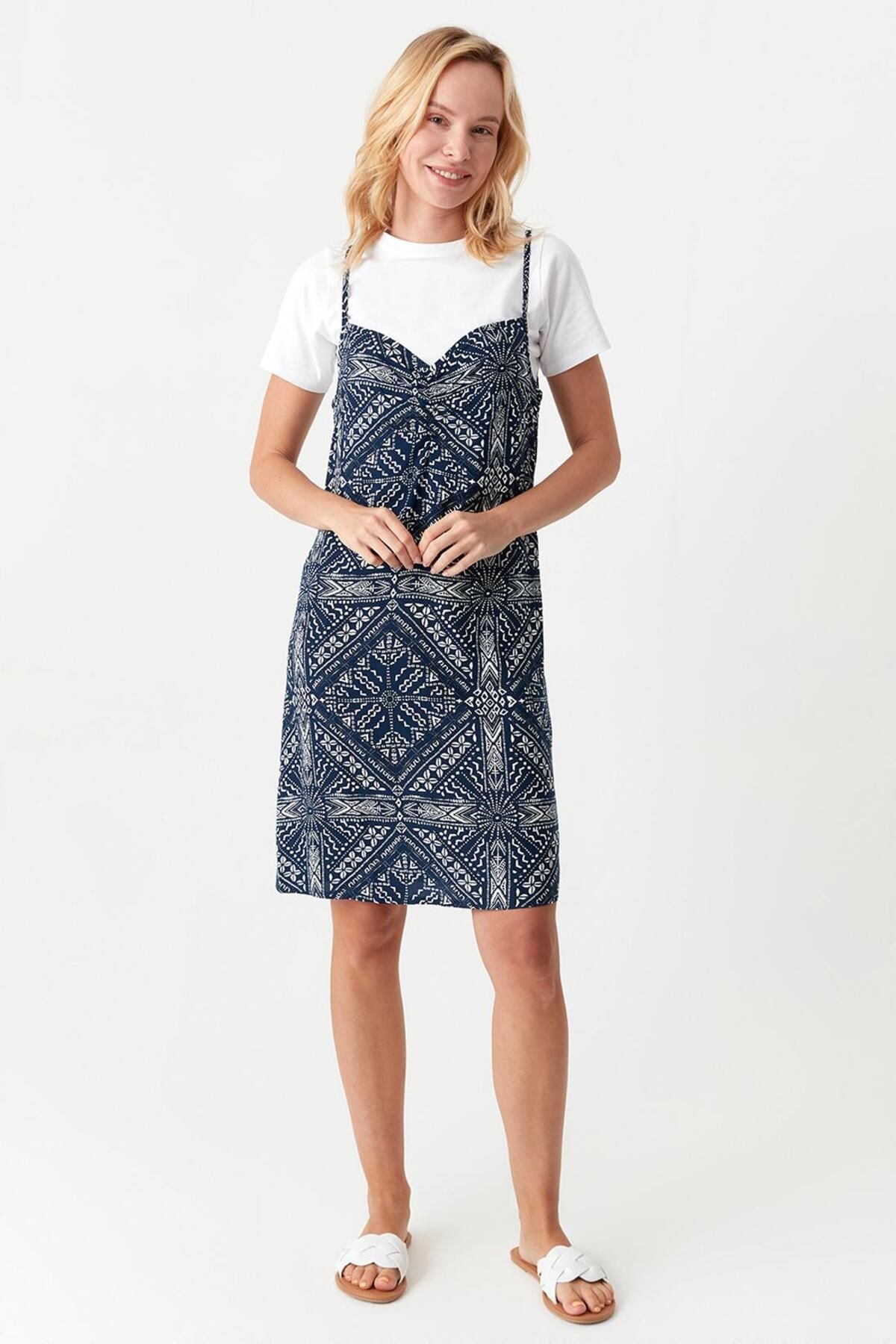 Select Moda Women s Crop T Shirt Detailed Blue Print Dress Trendyol