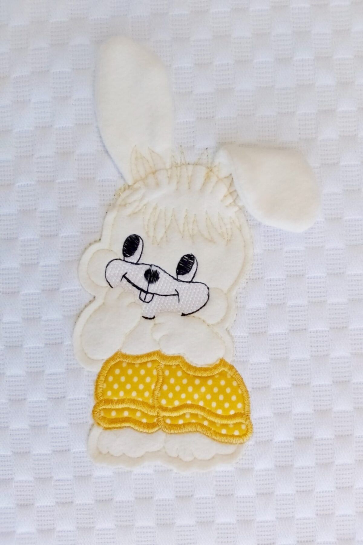 mellowbabystore %100 Pamuk Sarı Tavşan Desenli Kalın Biyeli Bebek Pike Takımı fotoğrafı 2 (önizleme)