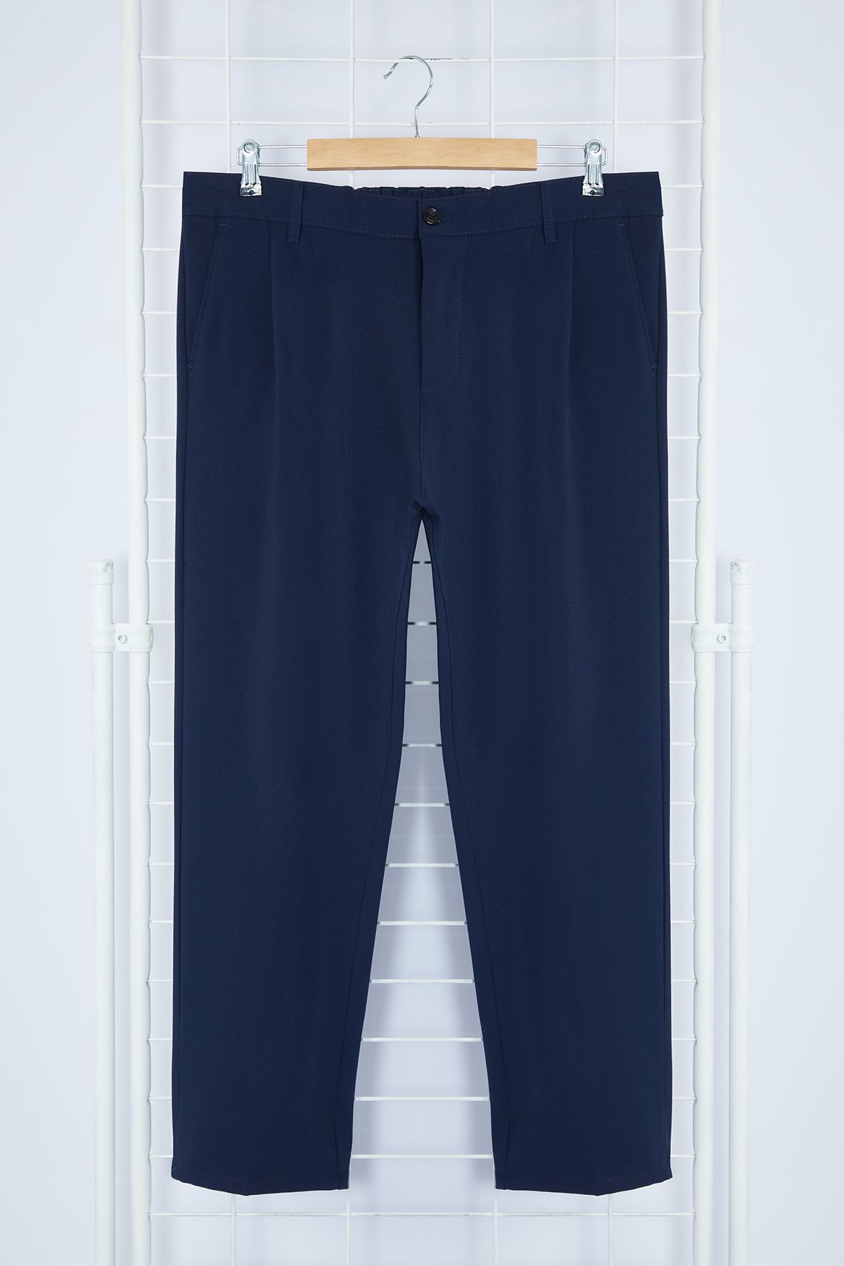 Trendyol Collection-Marineblaue, plissierte Stoffhose mit Baggy-Passform – TMNSS24PL00024 8