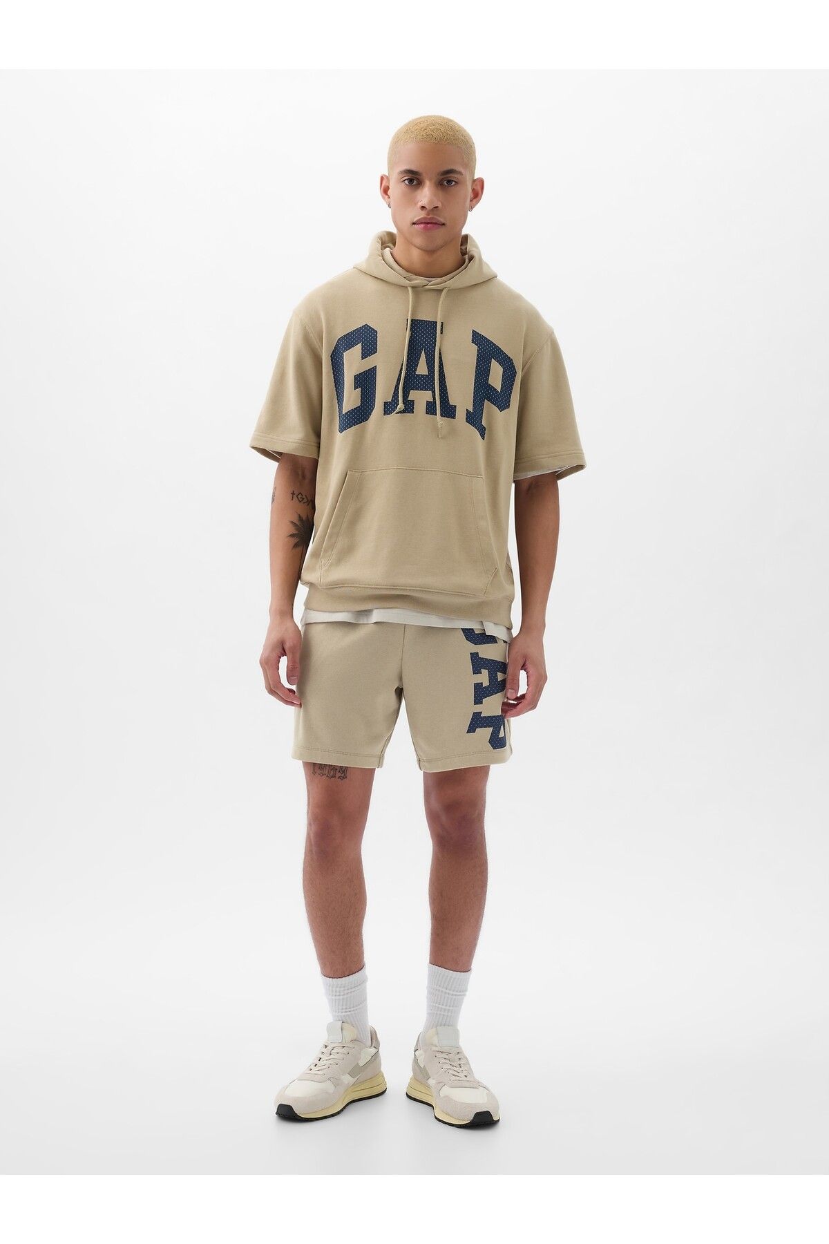 GAP Мужские бежевые шорты Gap Arch Logo French Terry 862303