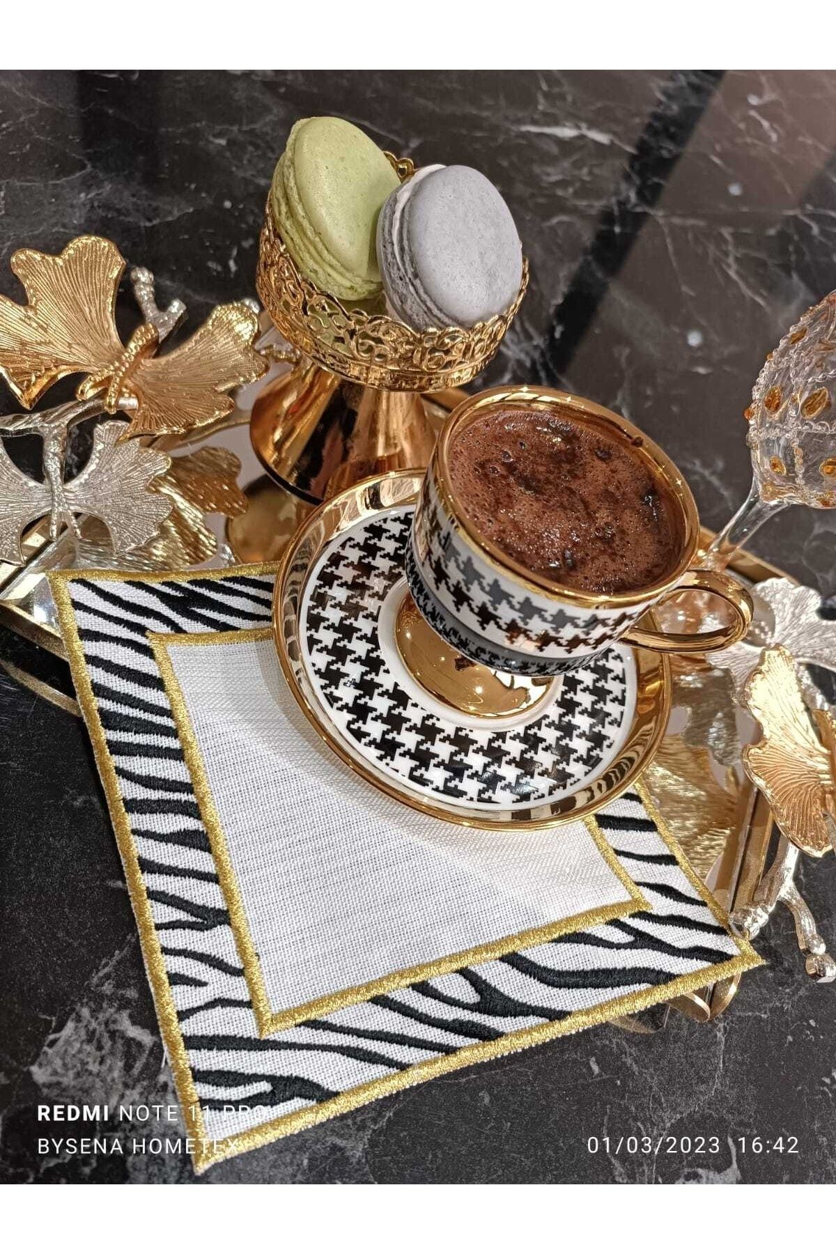 Zebra Desenli Gold Kenarlı Kokteyl Ve Kahve Yanı Sunum Peçetesi 6 Adet