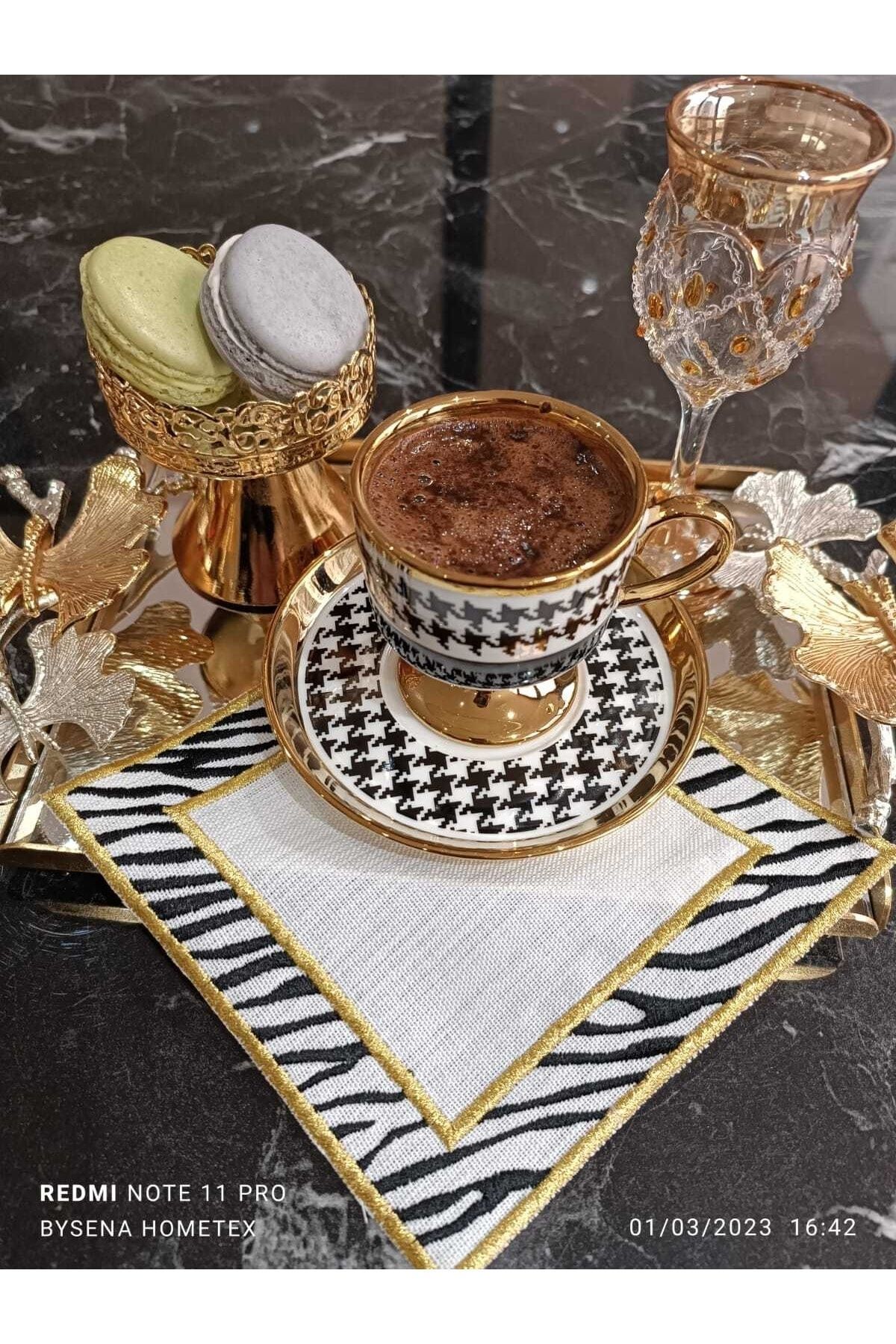 Zebra Desenli Gold Kenarlı Kokteyl Ve Kahve Yanı Sunum Peçetesi 6 Adet
