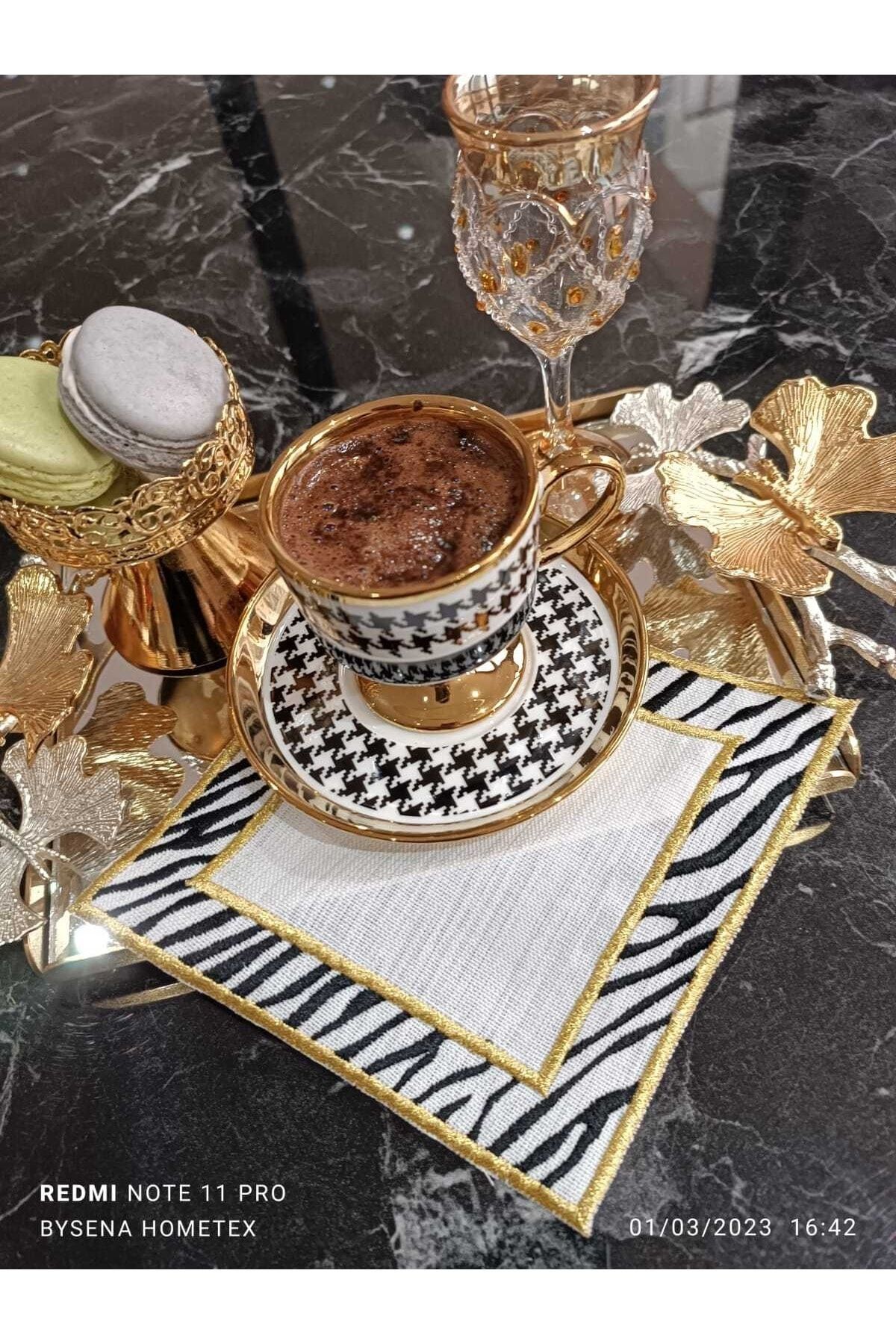 Zebra Desenli Gold Kenarlı Kokteyl Ve Kahve Yanı Sunum Peçetesi 6 Adet