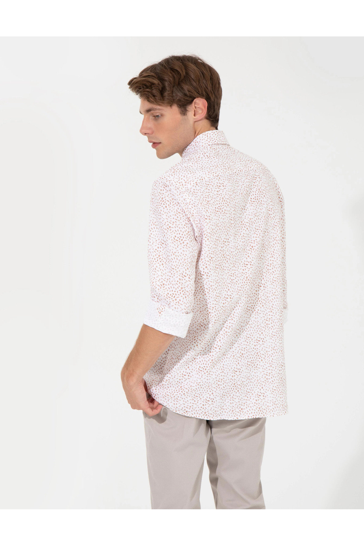 پیراهن مردانه قهوه ای پیرکاردین | G021SZ004.000.1369600 اورجینال - تصویر 2